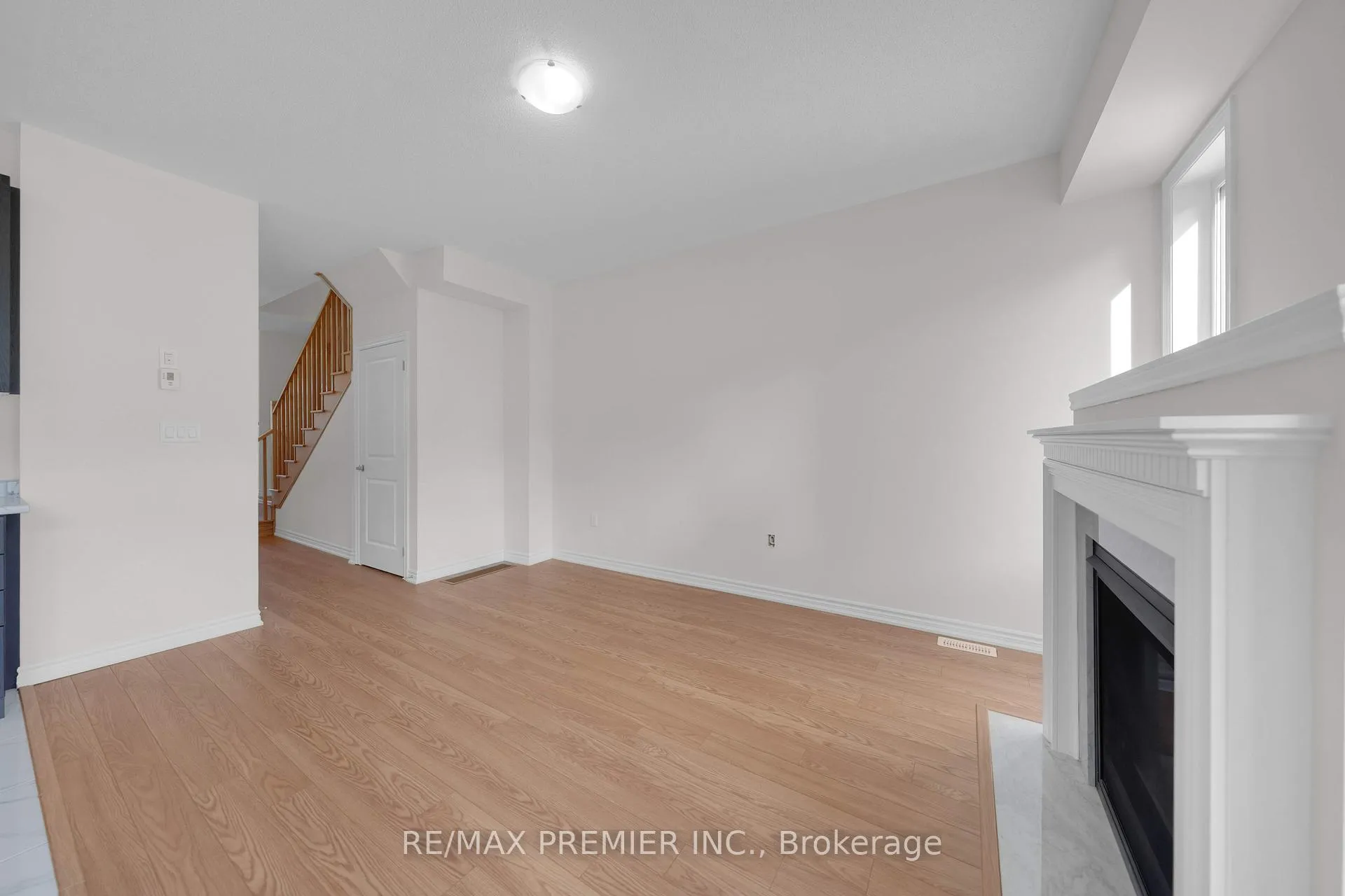 Photo 26 of 16 Prudhoe Terrace, Barrie, Rural Barrie Southeast — HOMEH