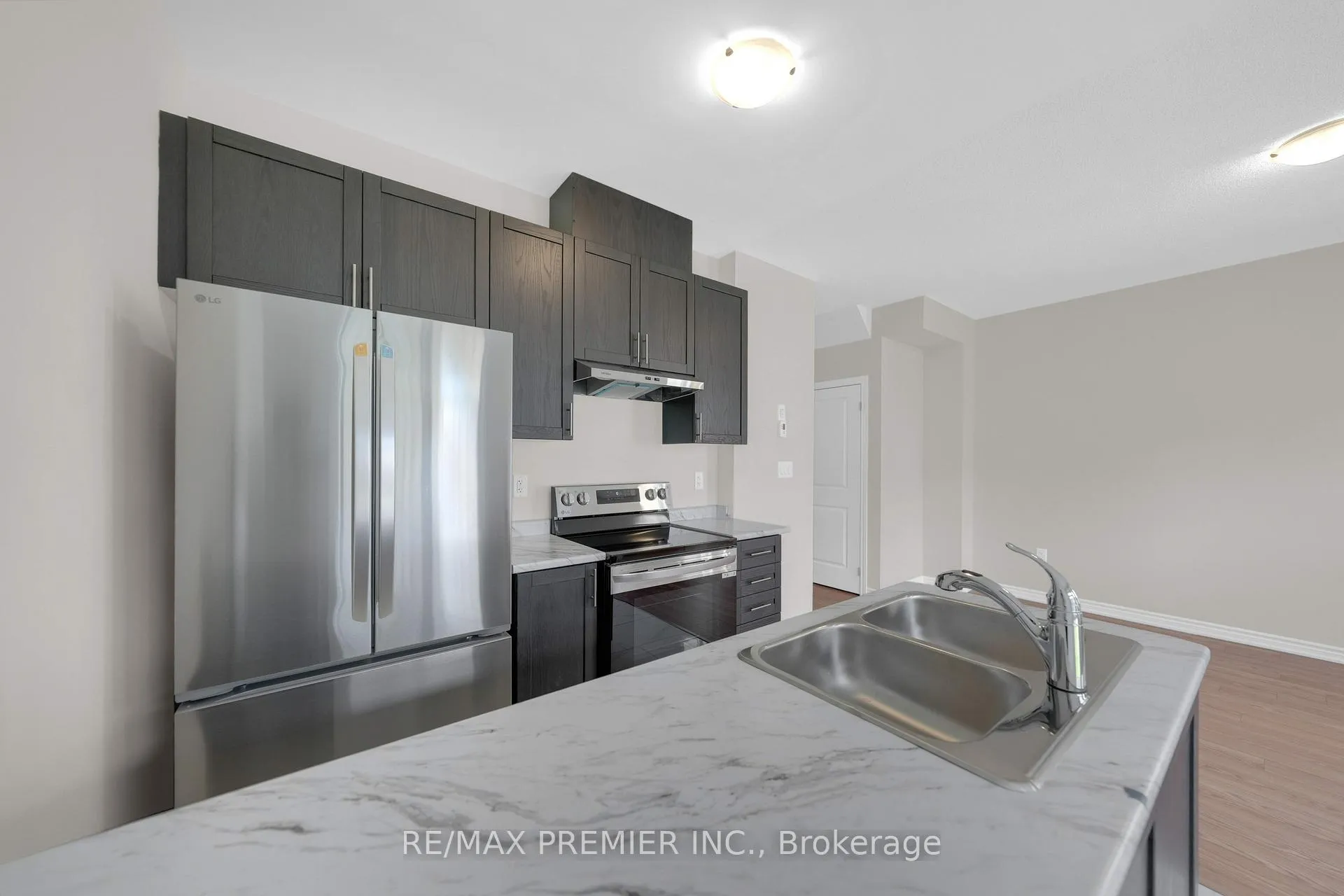 Photo 45 of 16 Prudhoe Terrace, Barrie, Rural Barrie Southeast — HOMEH