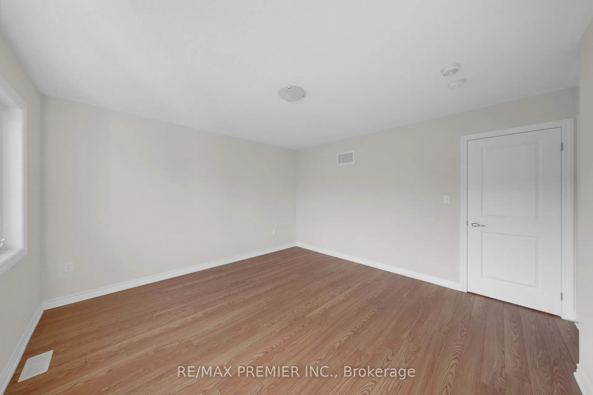 Photo 56 of 16 Prudhoe Terrace, Barrie, Rural Barrie Southeast — HOMEH