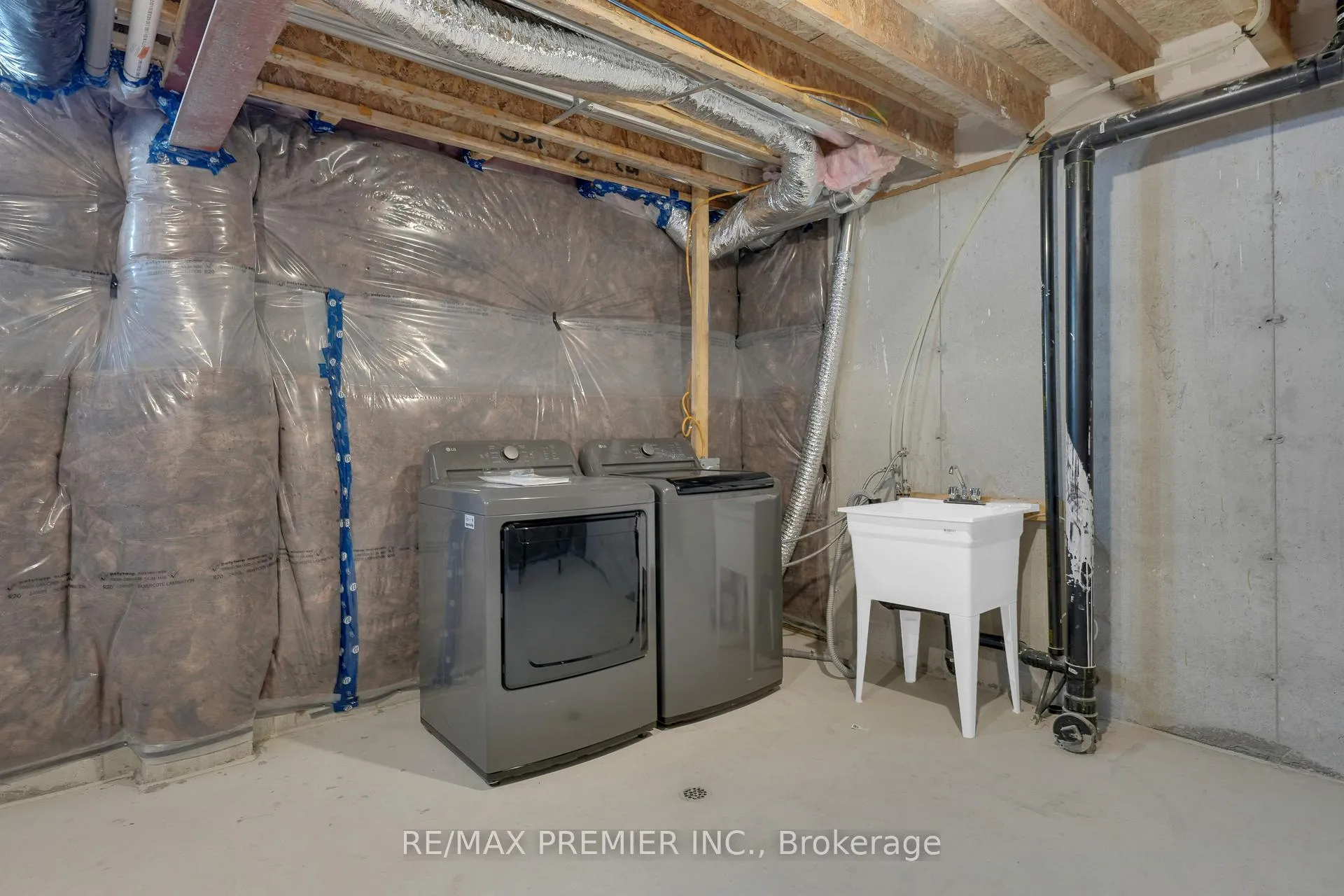 Photo 82 of 16 Prudhoe Terrace, Barrie, Rural Barrie Southeast — HOMEH