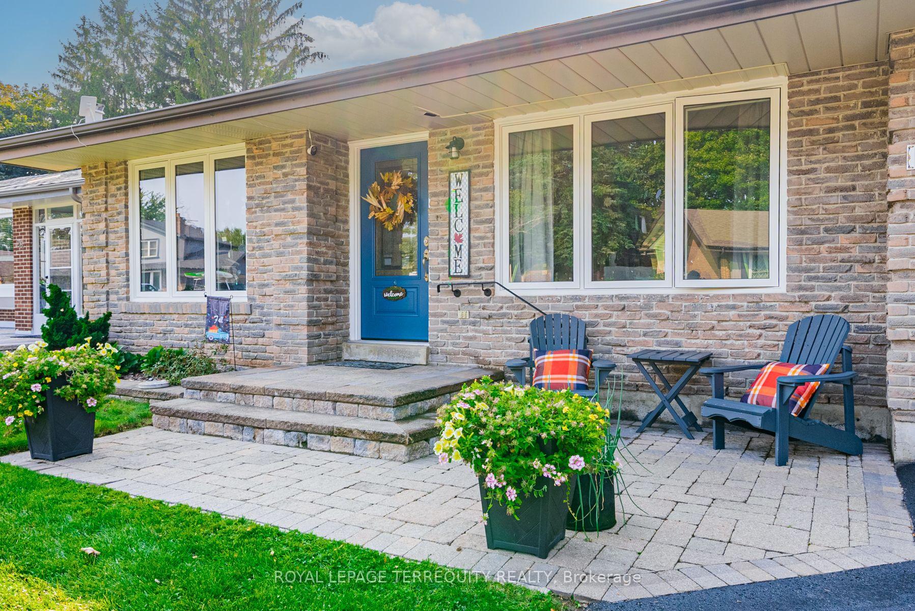 Photo 2 of 24 Glenmount Court, Whitby, Lynde Creek — HOMEH