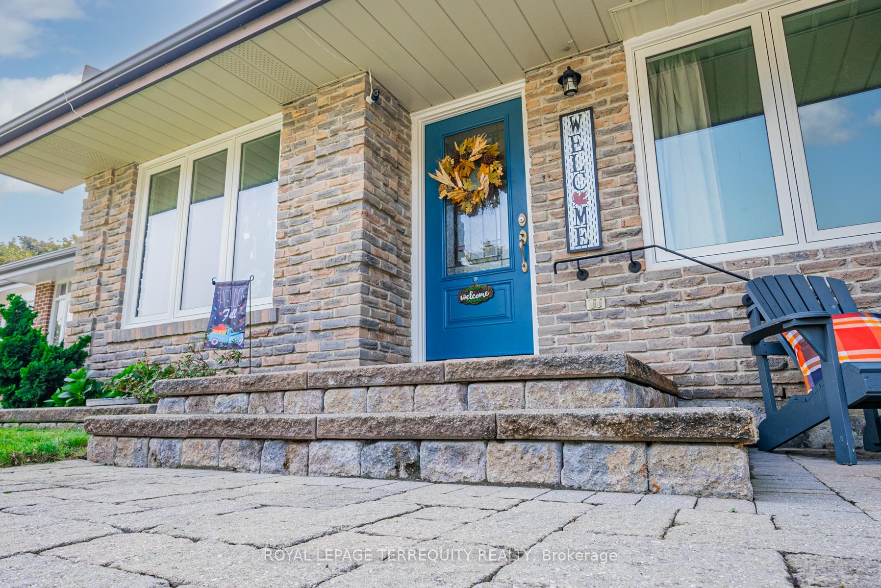 Photo 3 of 24 Glenmount Court, Whitby, Lynde Creek — HOMEH