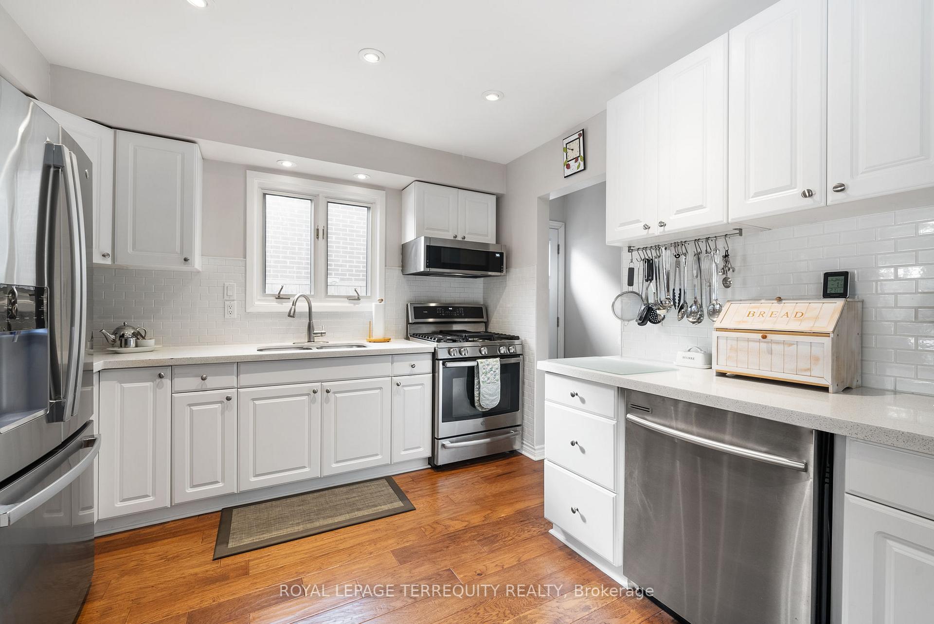 Photo 16 of 24 Glenmount Court, Whitby, Lynde Creek — HOMEH