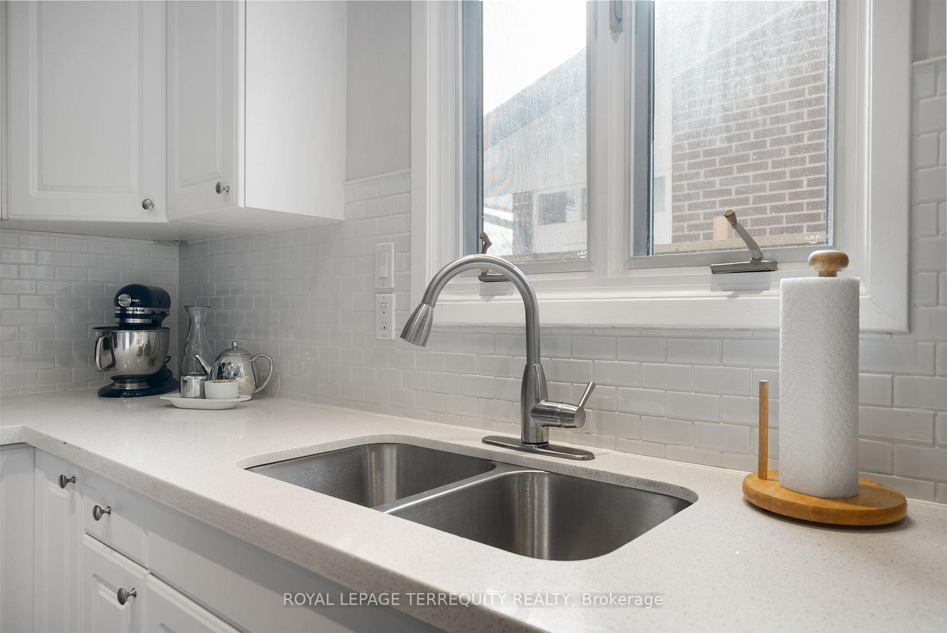 Photo 18 of 24 Glenmount Court, Whitby, Lynde Creek — HOMEH