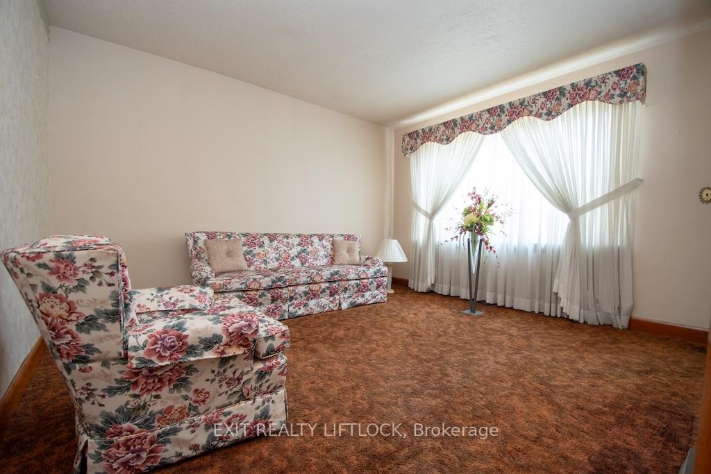 Photo 5 of 2537 Bensfort Road, Peterborough, Ashburnham Ward 4 — HOMEH