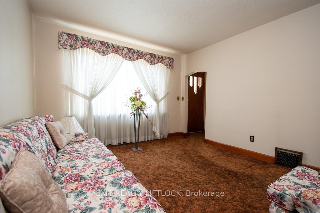 Photo 6 of 2537 Bensfort Road, Peterborough, Ashburnham Ward 4 — HOMEH