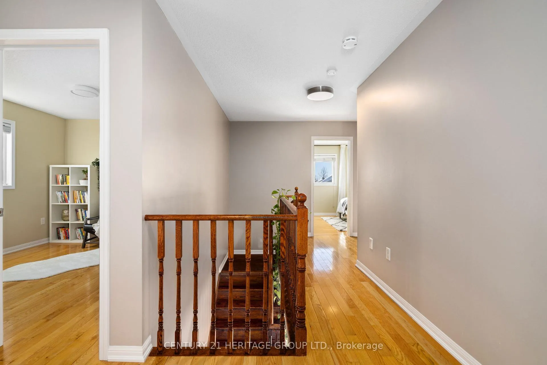 Photo 28 of 18 Tudor Crescent, Barrie, Innis-Shore — HOMEH