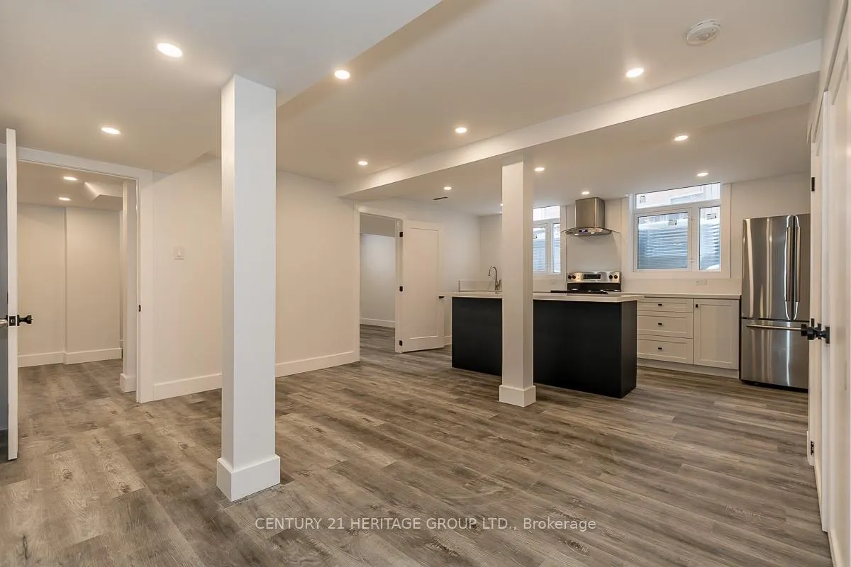 Photo 41 of 18 Tudor Crescent, Barrie, Innis-Shore — HOMEH
