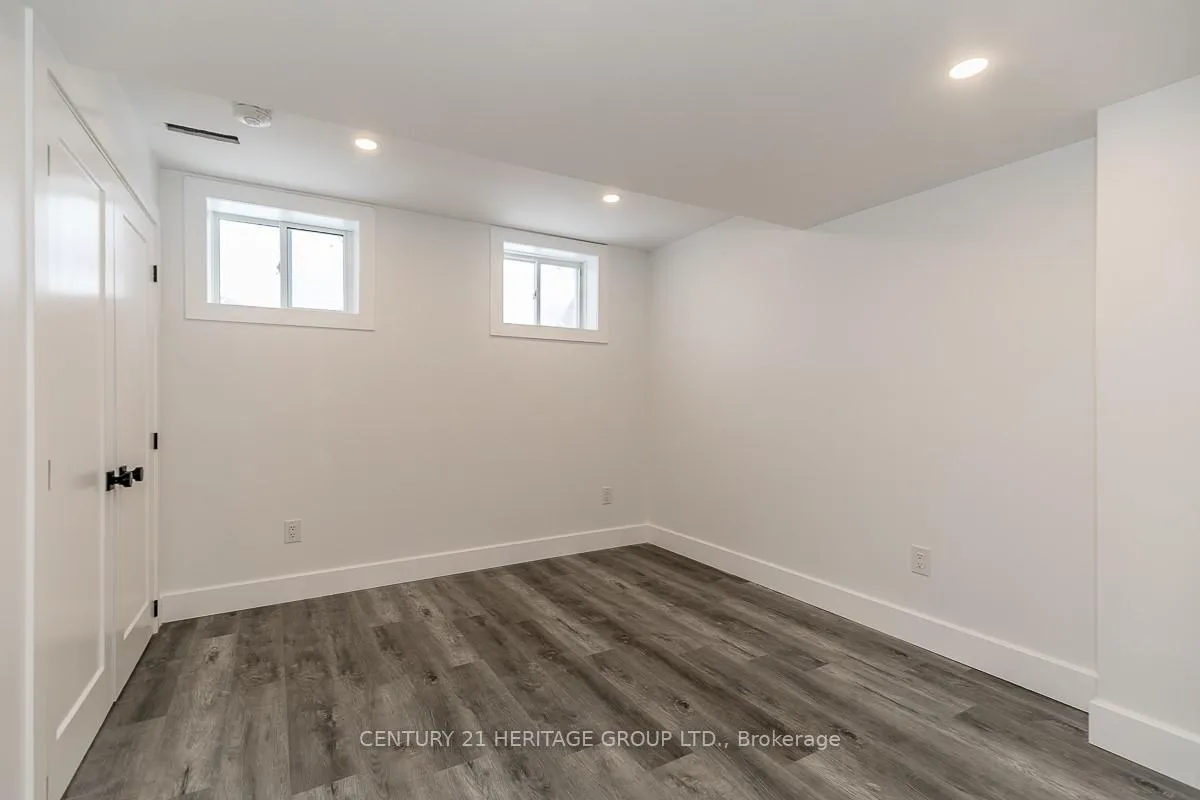 Photo 47 of 18 Tudor Crescent, Barrie, Innis-Shore — HOMEH