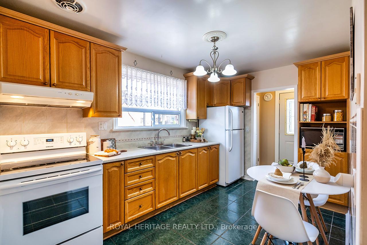 Photo 7 of 362 Baldwin Street, Oshawa, Donevan — HOMEH