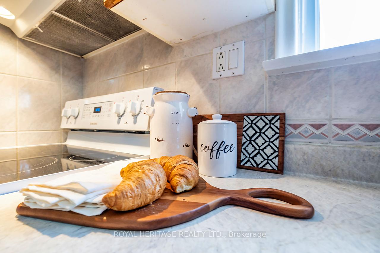 Photo 10 of 362 Baldwin Street, Oshawa, Donevan — HOMEH