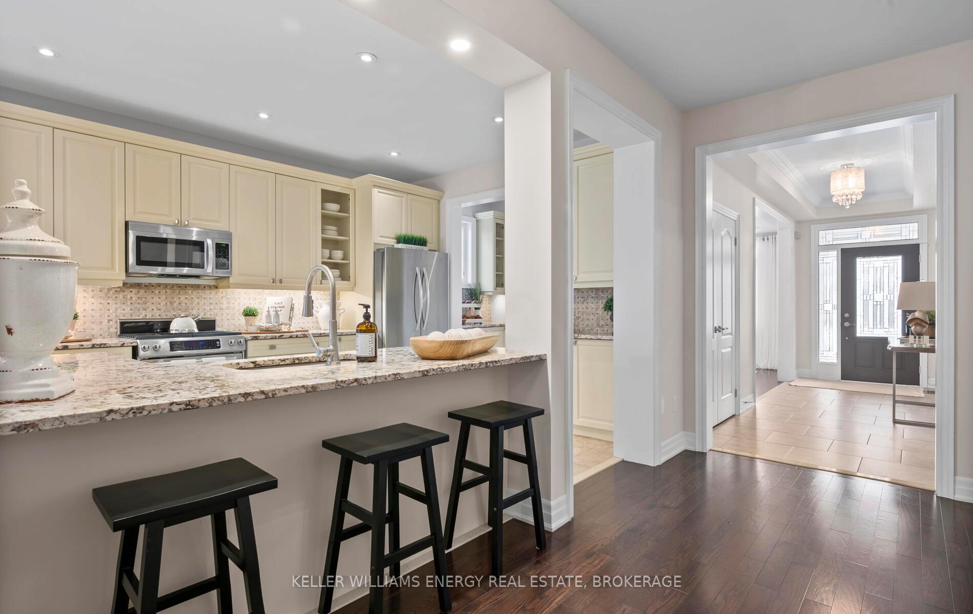 Photo 10 of 271 Montgomery Avenue, Whitby, Brooklin — HOMEH