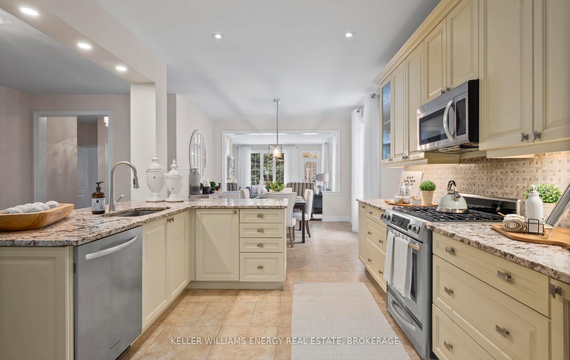Photo 12 of 271 Montgomery Avenue, Whitby, Brooklin — HOMEH