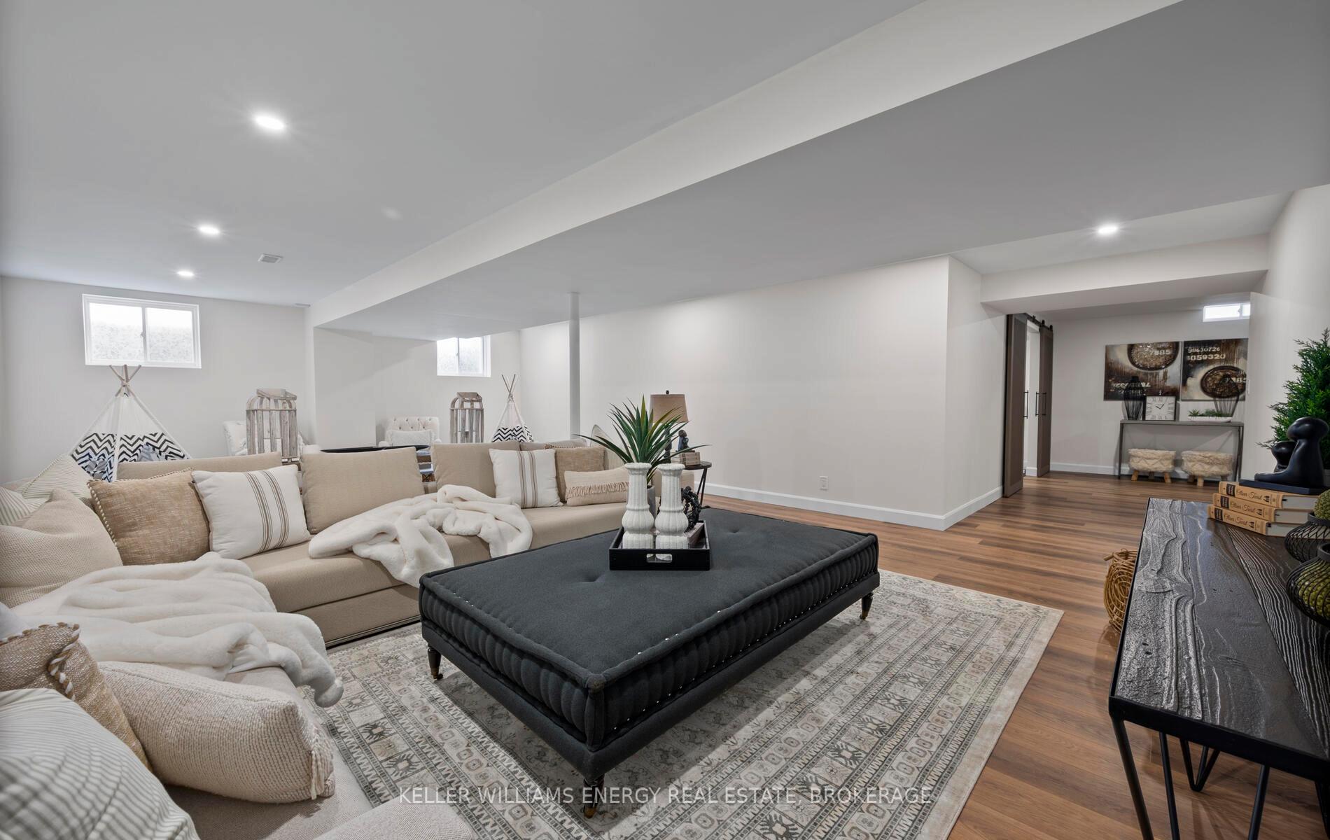 Photo 30 of 271 Montgomery Avenue, Whitby, Brooklin — HOMEH