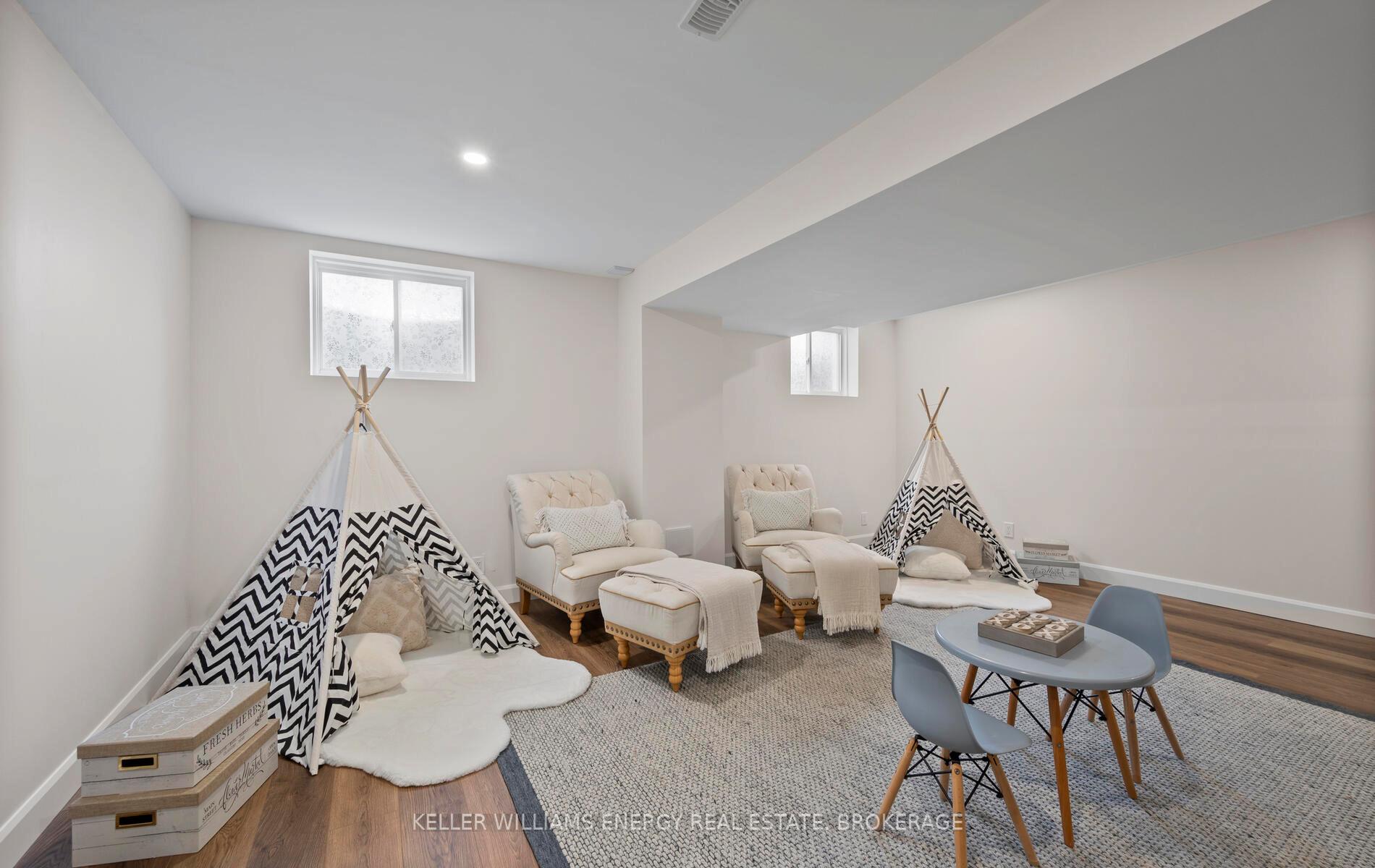 Photo 32 of 271 Montgomery Avenue, Whitby, Brooklin — HOMEH
