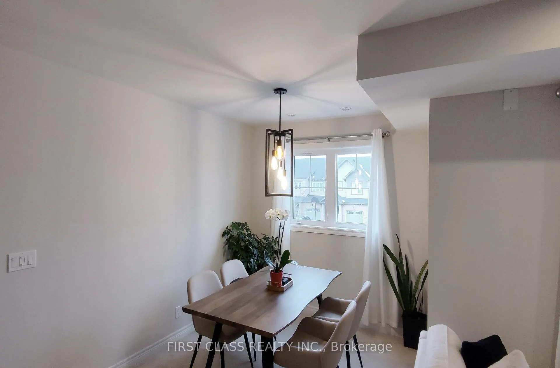 Photo 5 of 37 Great Gabe Crescent, Oshawa, Windfields — HOMEH