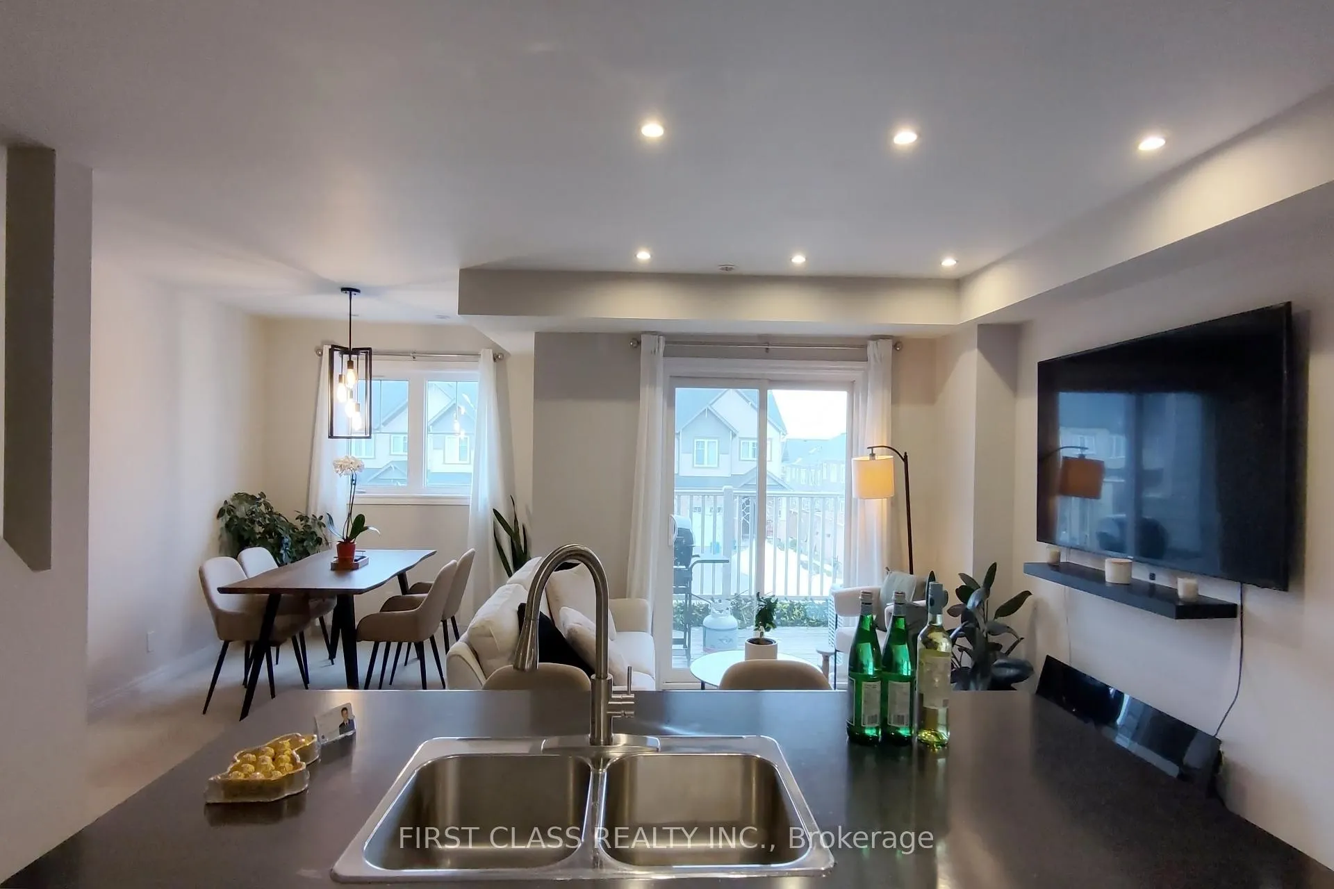 Photo 9 of 37 Great Gabe Crescent, Oshawa, Windfields — HOMEH