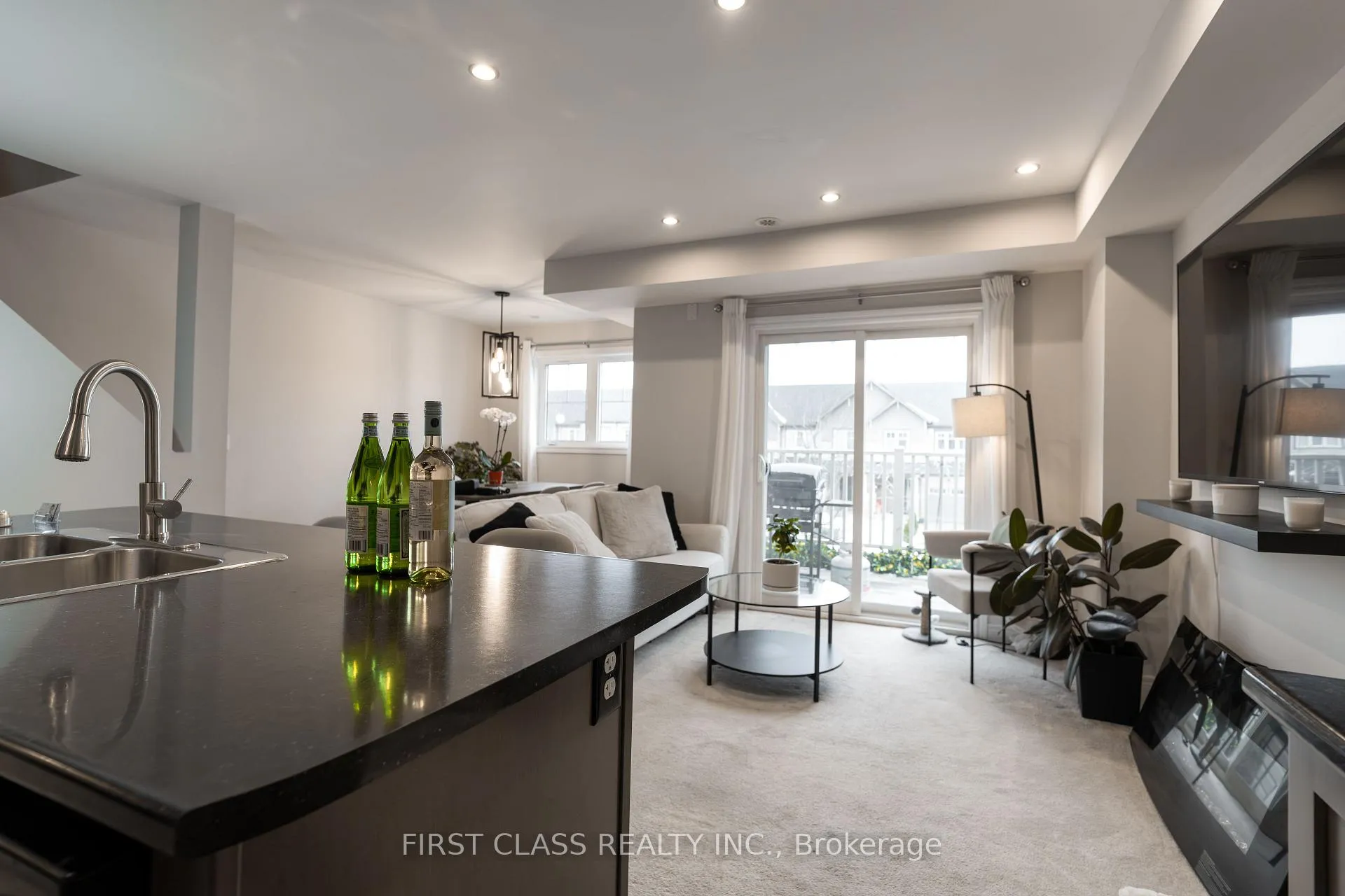 Photo 10 of 37 Great Gabe Crescent, Oshawa, Windfields — HOMEH