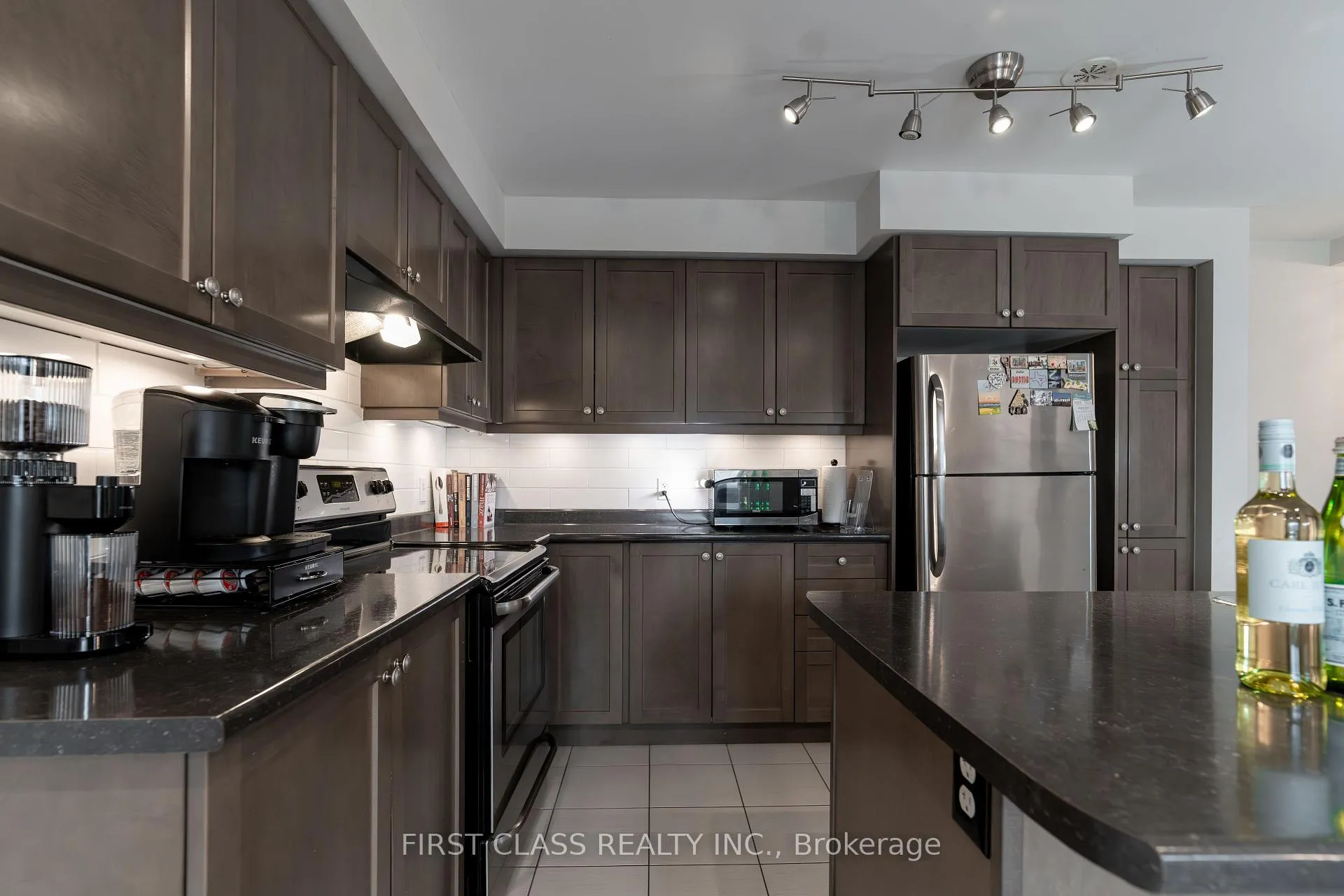 Photo 12 of 37 Great Gabe Crescent, Oshawa, Windfields — HOMEH