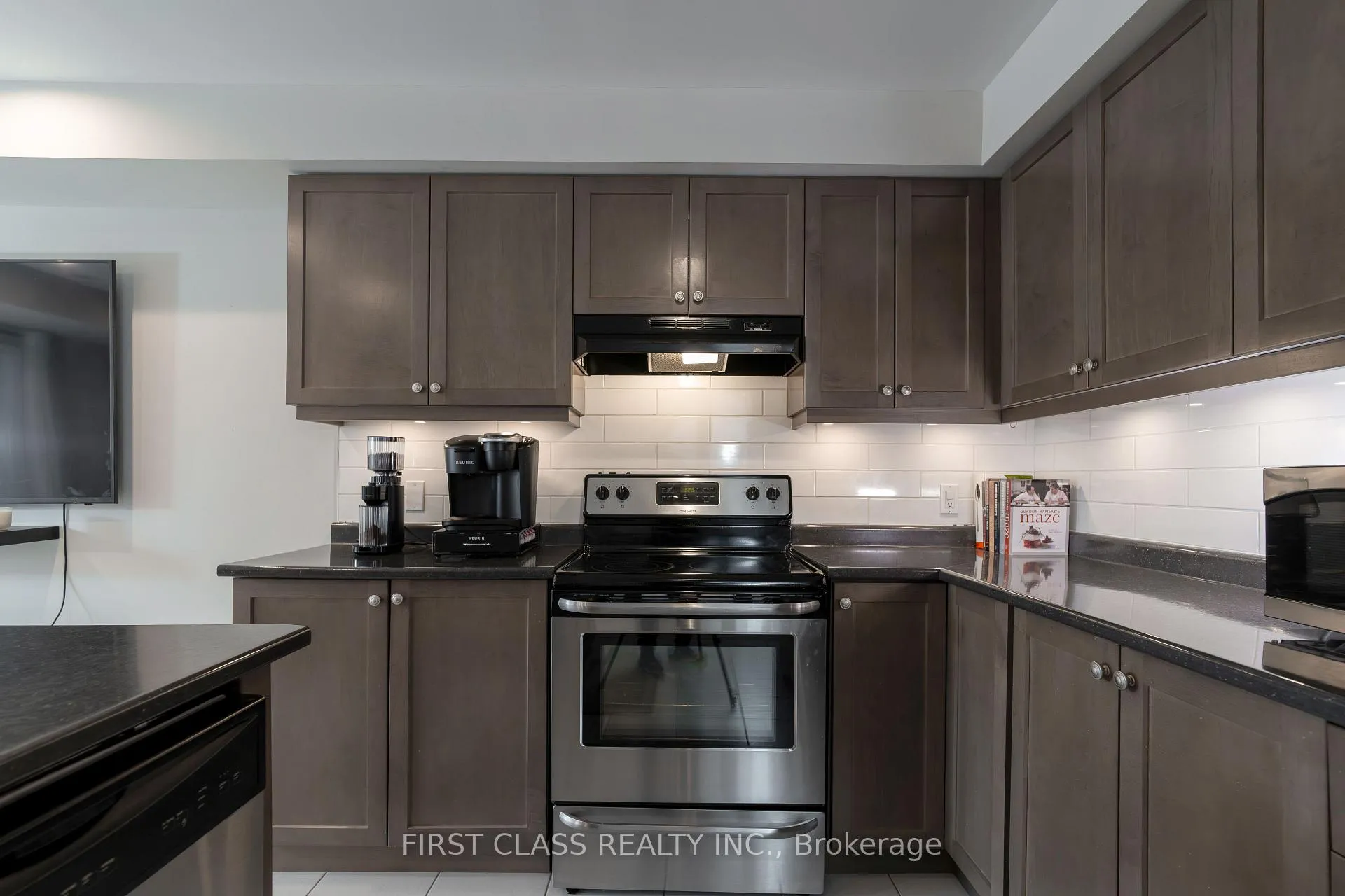 Photo 13 of 37 Great Gabe Crescent, Oshawa, Windfields — HOMEH