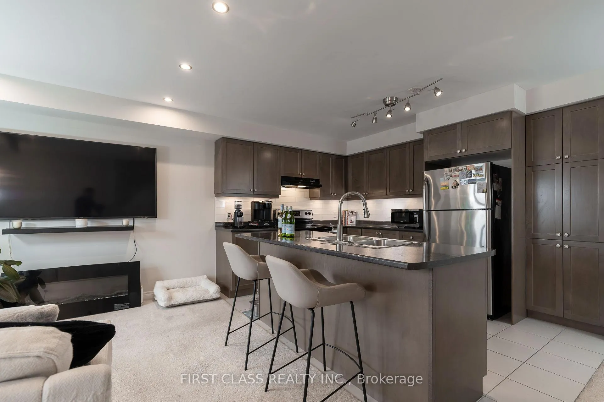 Photo 14 of 37 Great Gabe Crescent, Oshawa, Windfields — HOMEH
