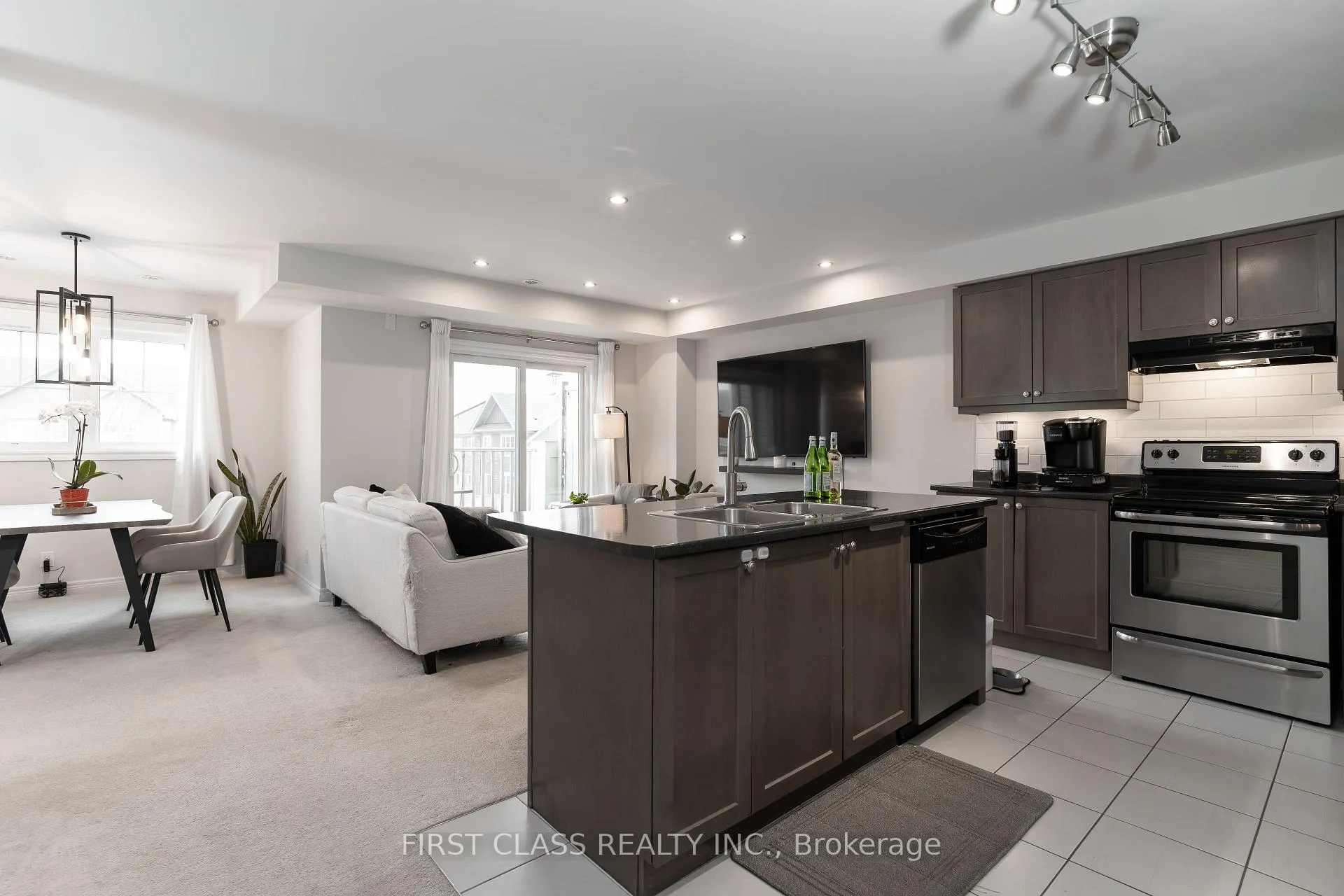 Photo 15 of 37 Great Gabe Crescent, Oshawa, Windfields — HOMEH