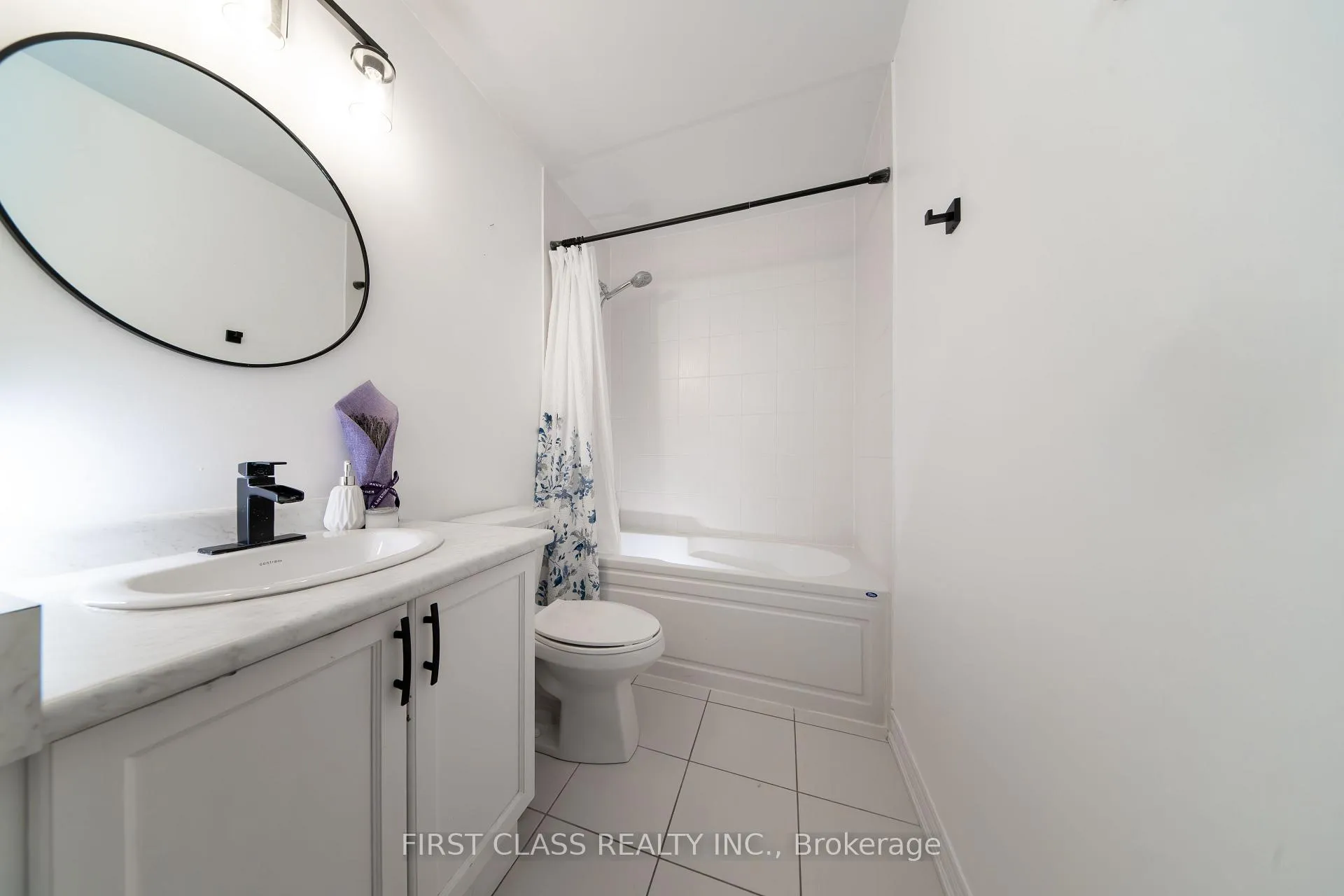Photo 19 of 37 Great Gabe Crescent, Oshawa, Windfields — HOMEH