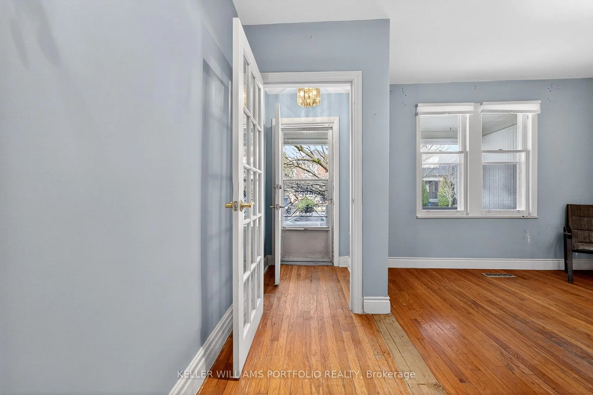 Photo 5 of 31 Mcroberts Avenue, Toronto, Corso Italia-Davenport — HOMEH