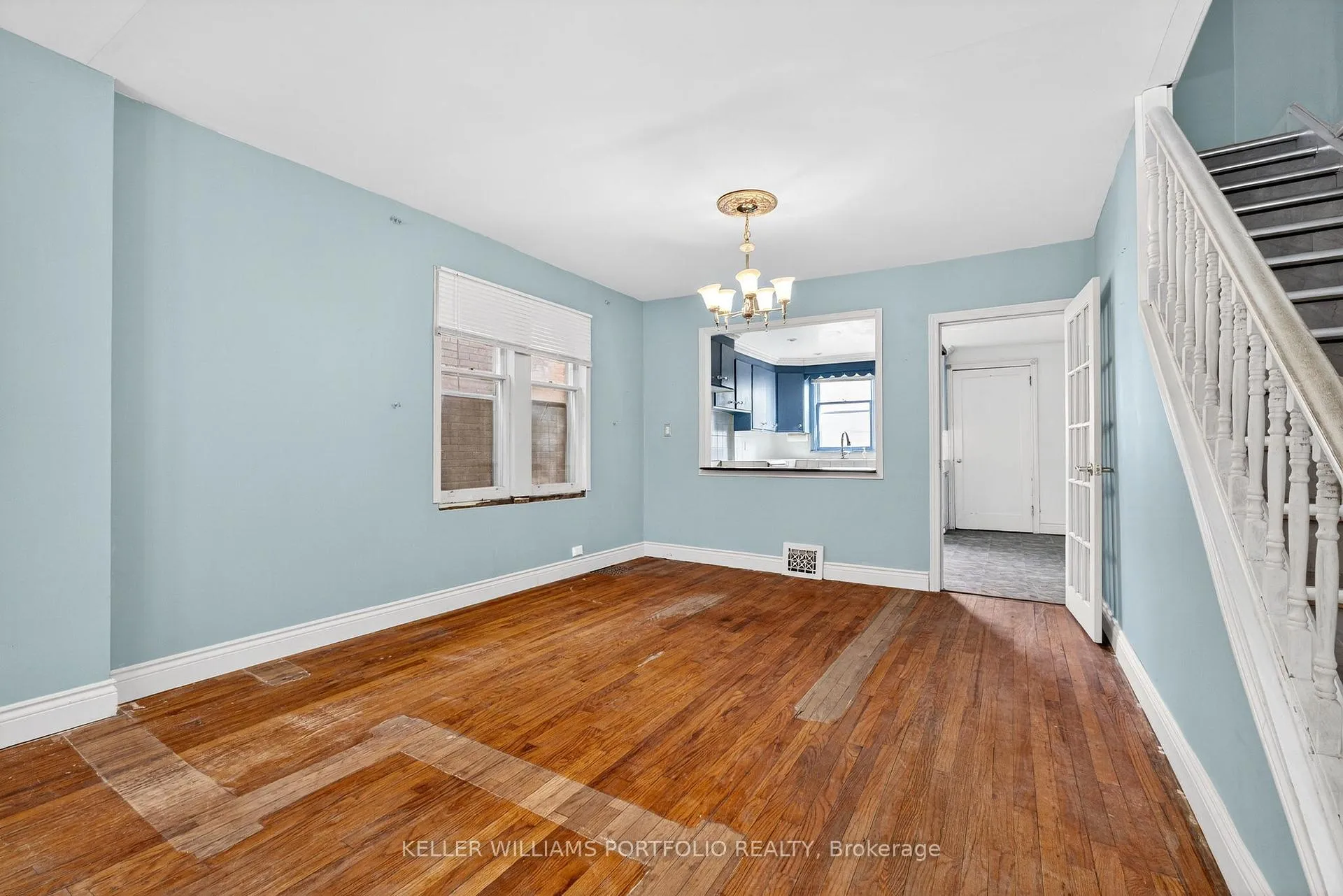 Photo 9 of 31 Mcroberts Avenue, Toronto, Corso Italia-Davenport — HOMEH