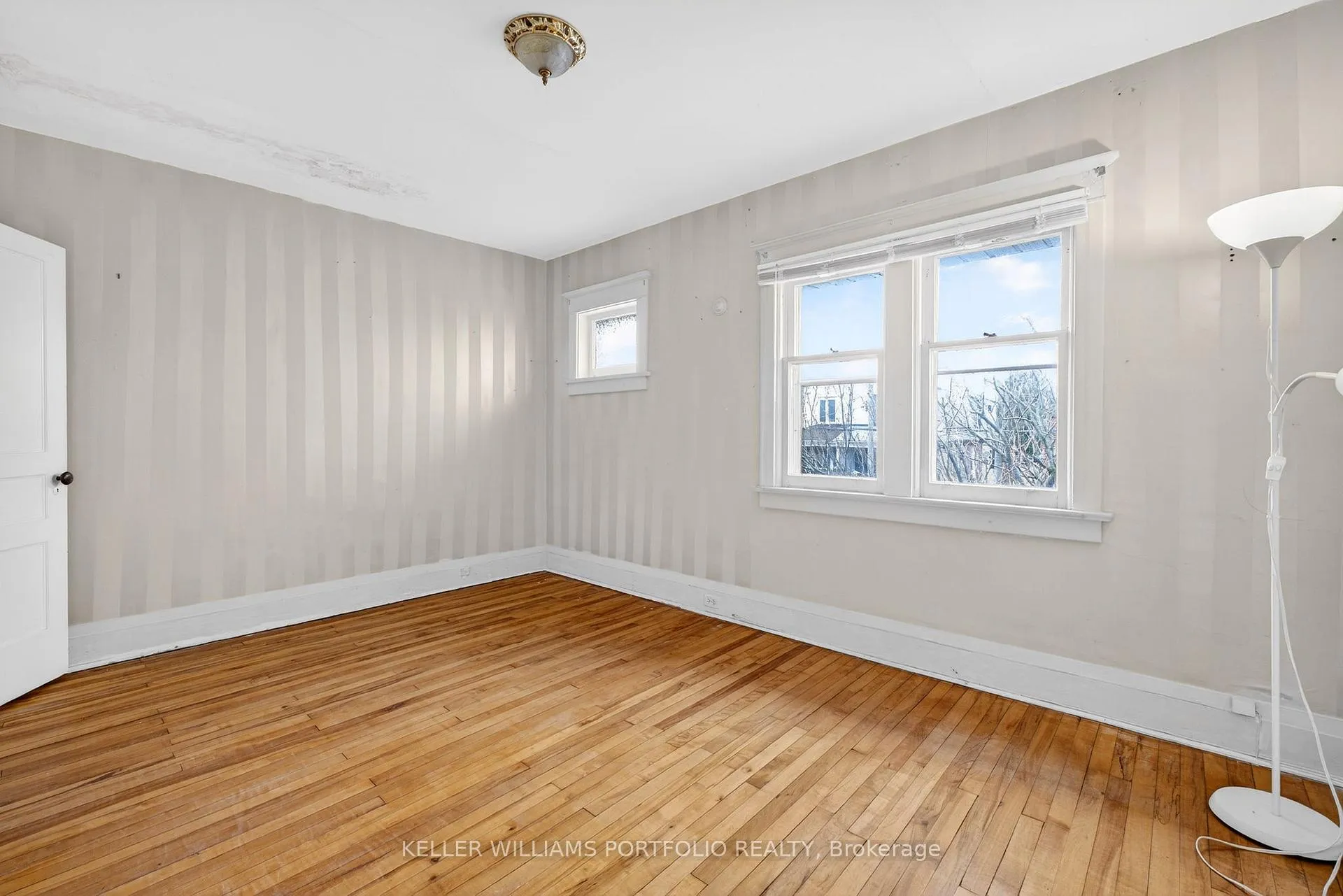 Photo 18 of 31 Mcroberts Avenue, Toronto, Corso Italia-Davenport — HOMEH