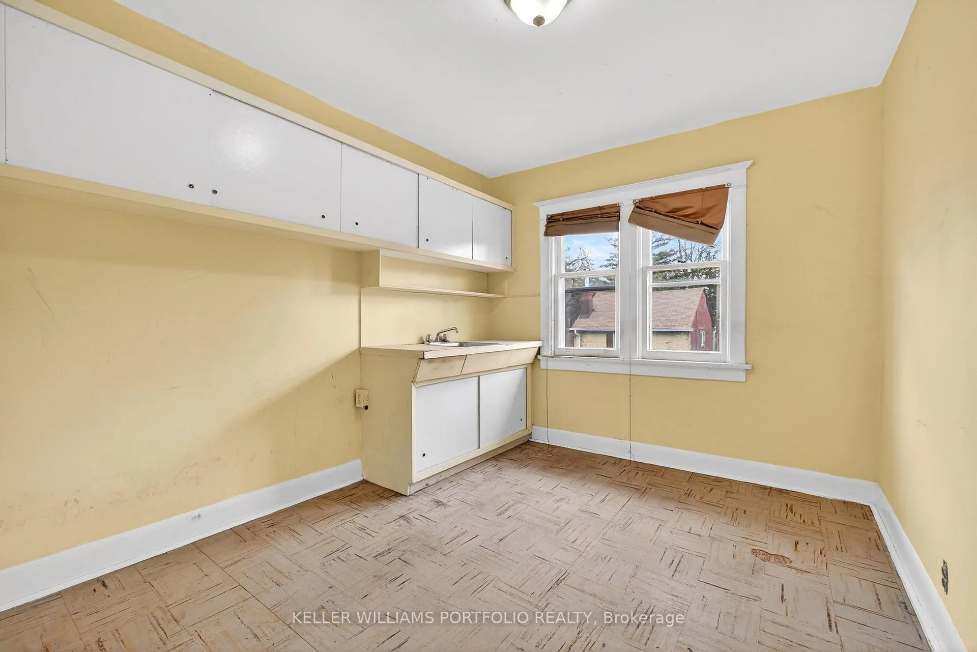 Photo 20 of 31 Mcroberts Avenue, Toronto, Corso Italia-Davenport — HOMEH