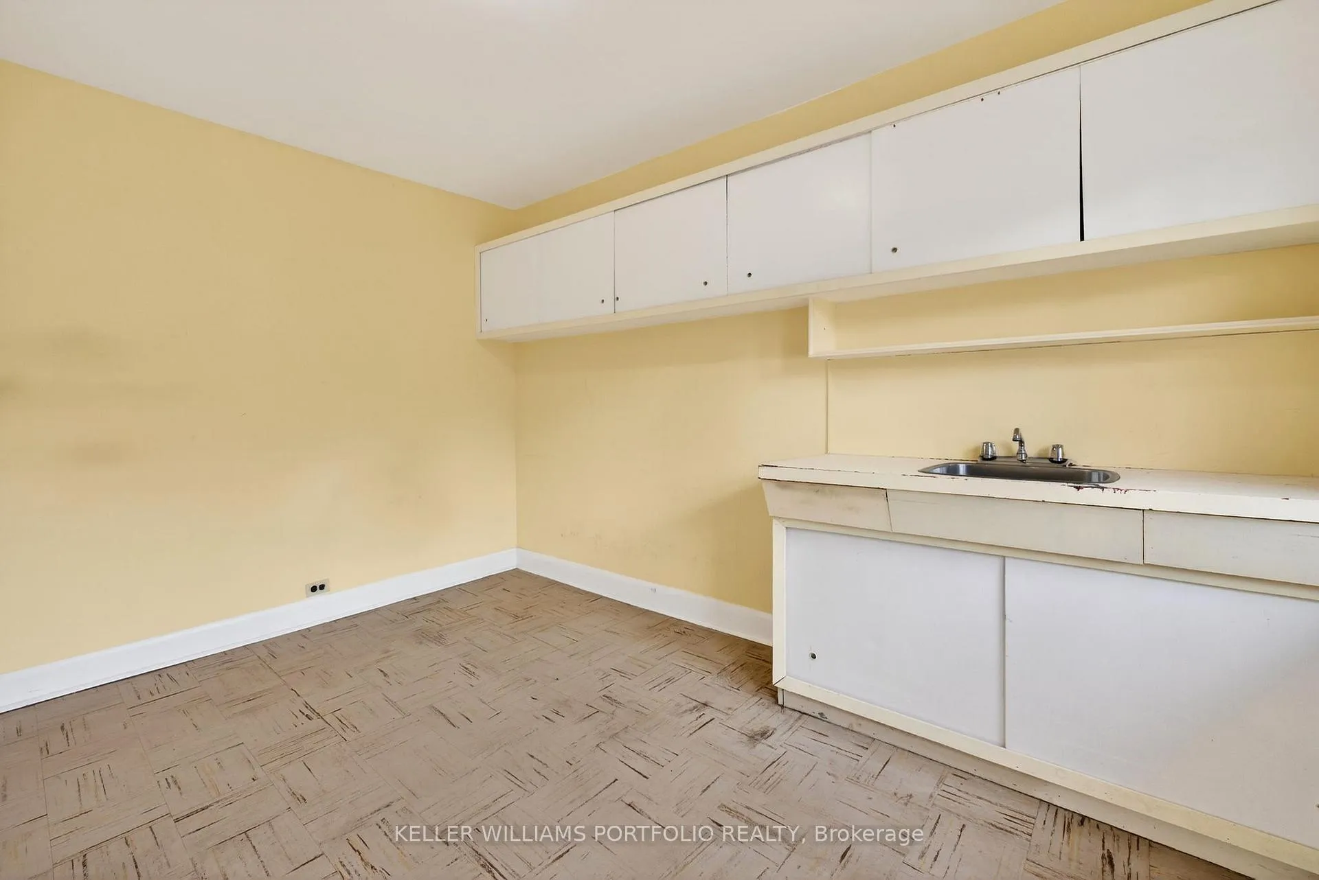 Photo 21 of 31 Mcroberts Avenue, Toronto, Corso Italia-Davenport — HOMEH