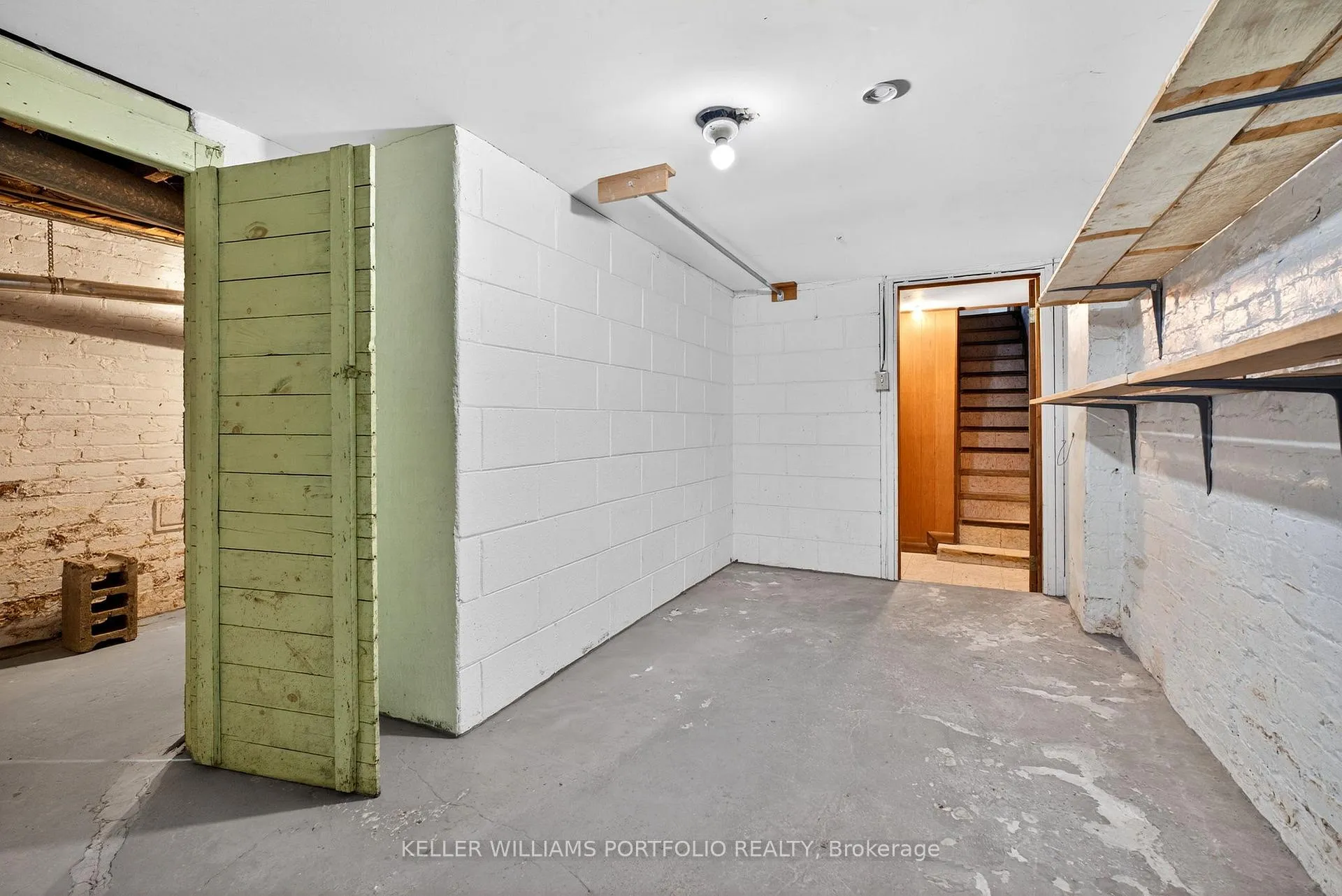 Photo 25 of 31 Mcroberts Avenue, Toronto, Corso Italia-Davenport — HOMEH