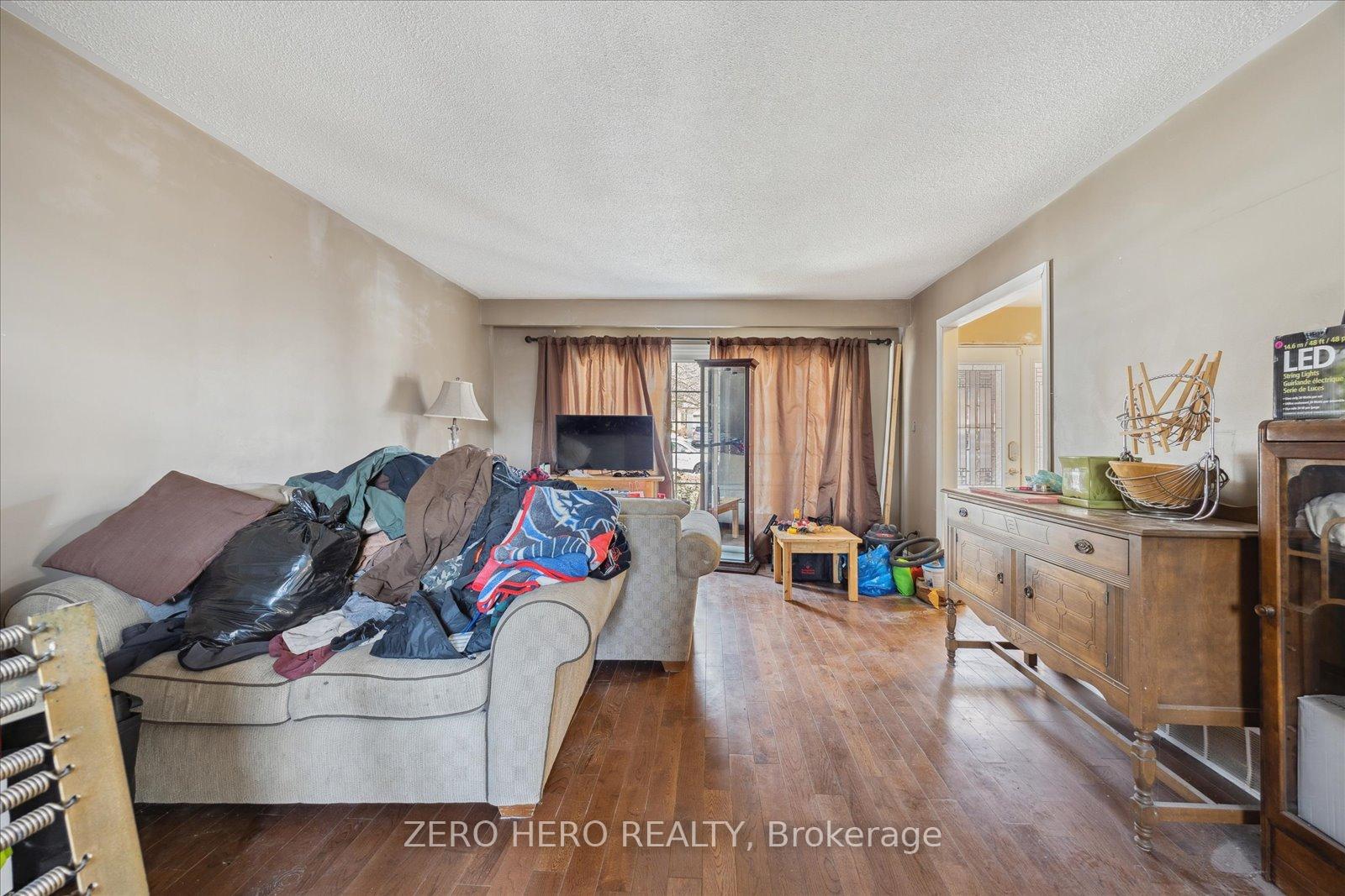 Photo 8 of 140 Springdale Crescent, Oshawa, Donevan — HOMEH
