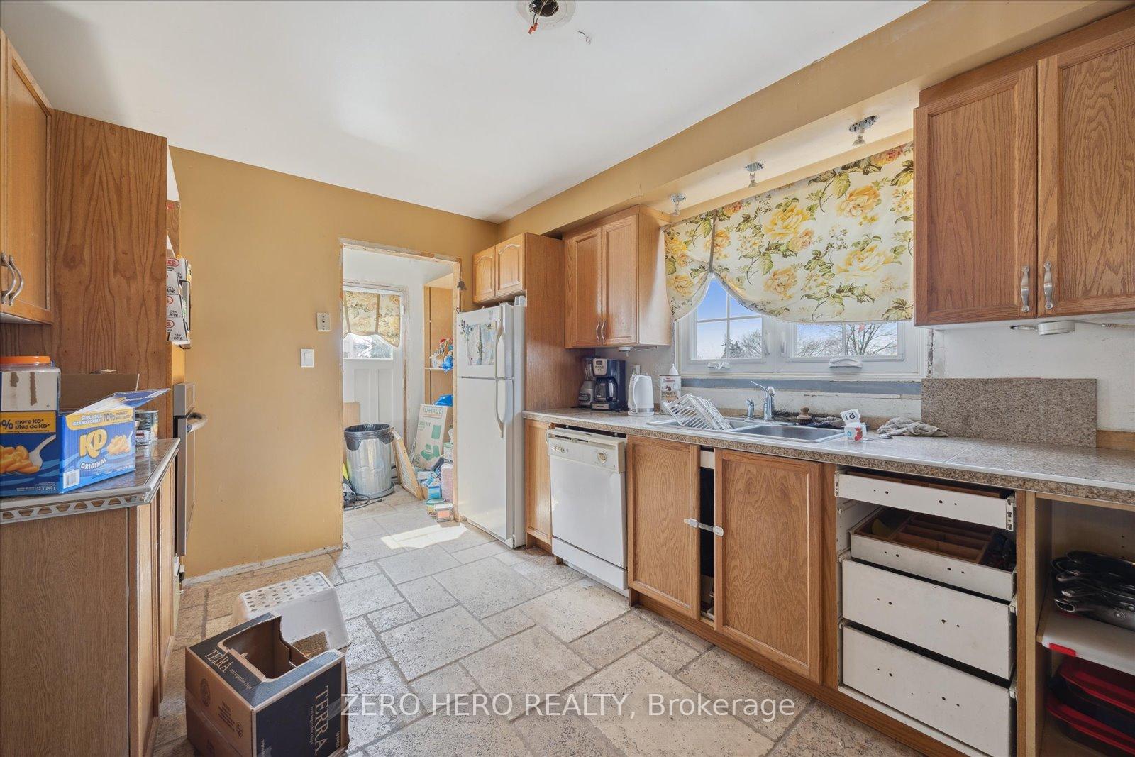 Photo 9 of 140 Springdale Crescent, Oshawa, Donevan — HOMEH