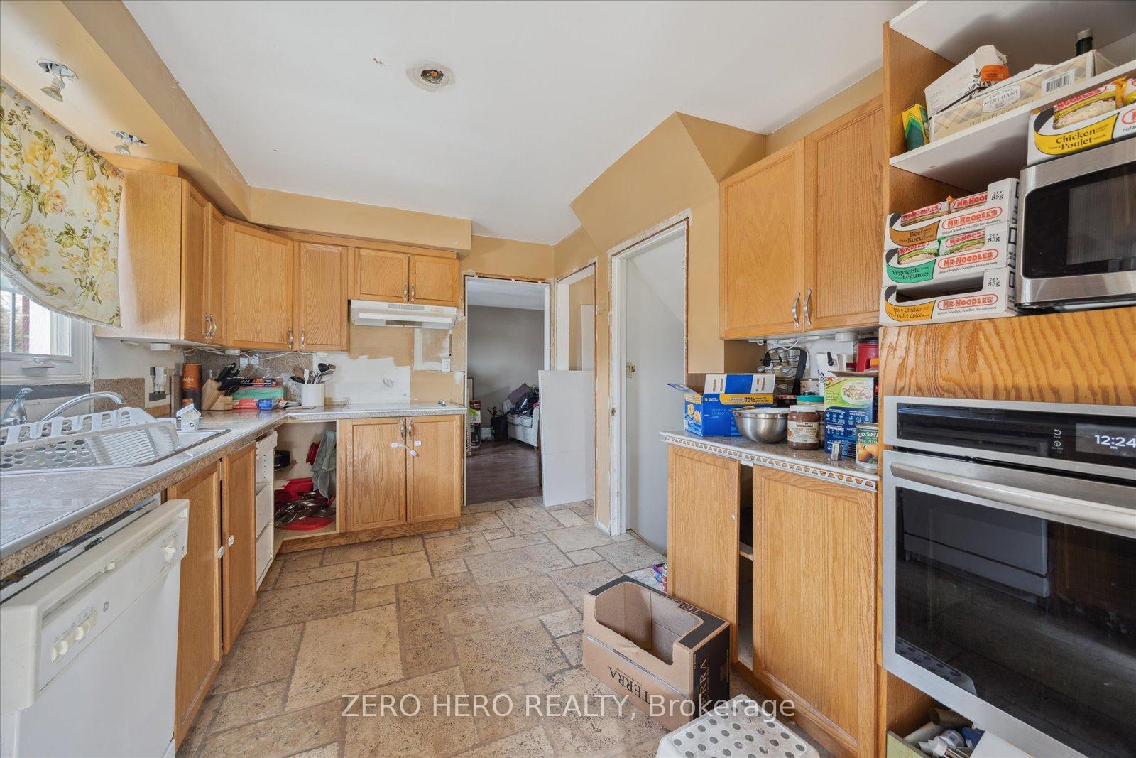 Photo 10 of 140 Springdale Crescent, Oshawa, Donevan — HOMEH