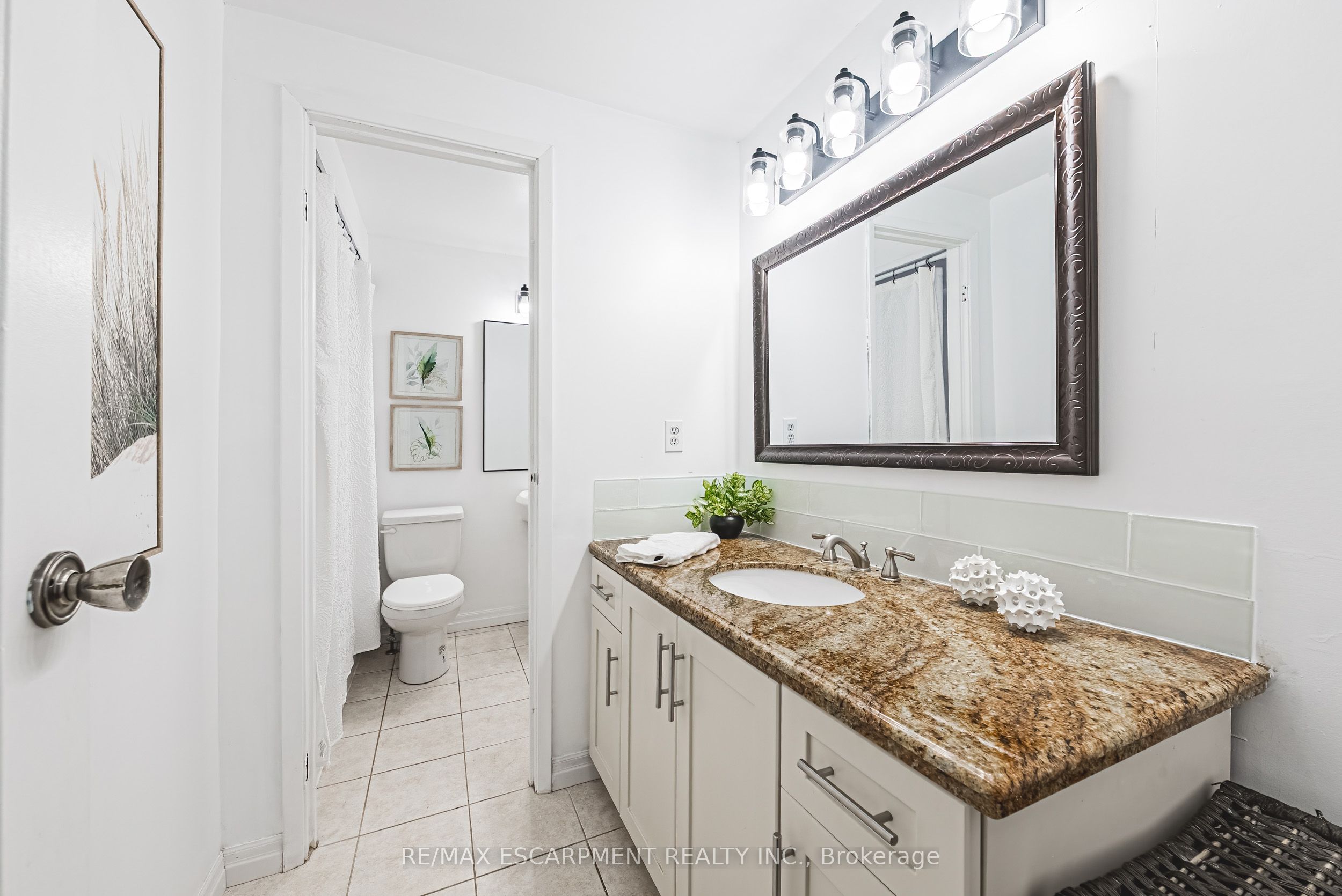 Photo 51 of Unit 4, 2220 Upper Middle Road, Burlington, Brant Hills — HOMEH
