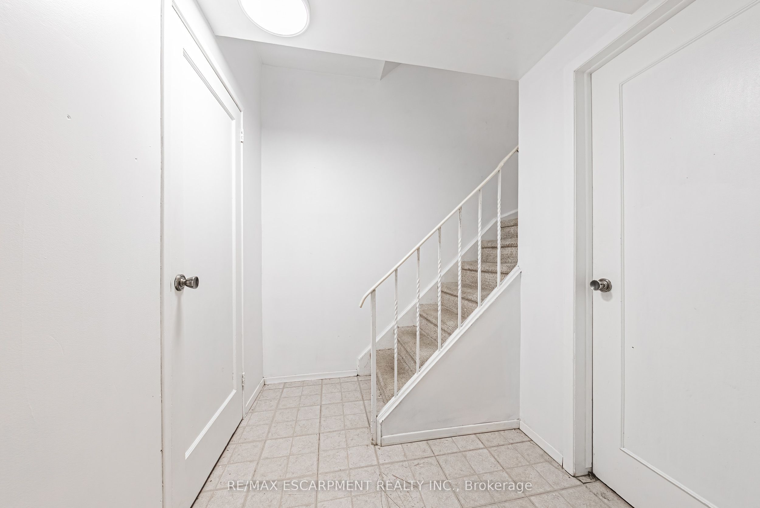 Photo 57 of Unit 4, 2220 Upper Middle Road, Burlington, Brant Hills — HOMEH