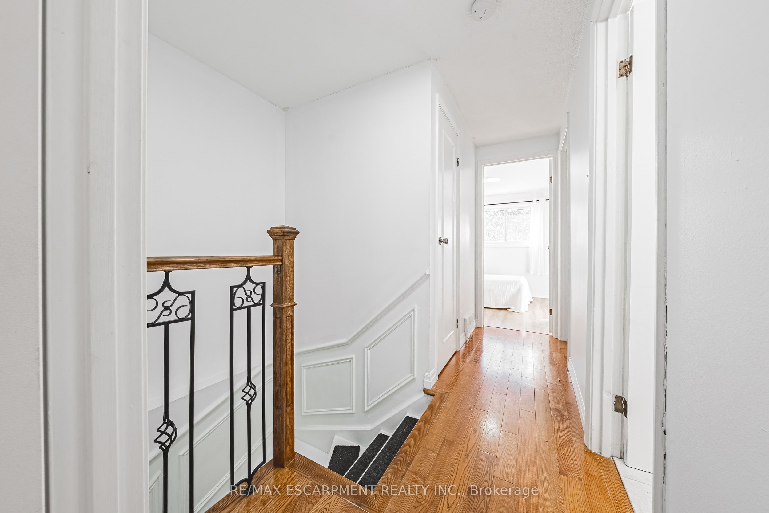 Photo 56 of Unit 4, 2220 Upper Middle Road, Burlington, Brant Hills — HOMEH