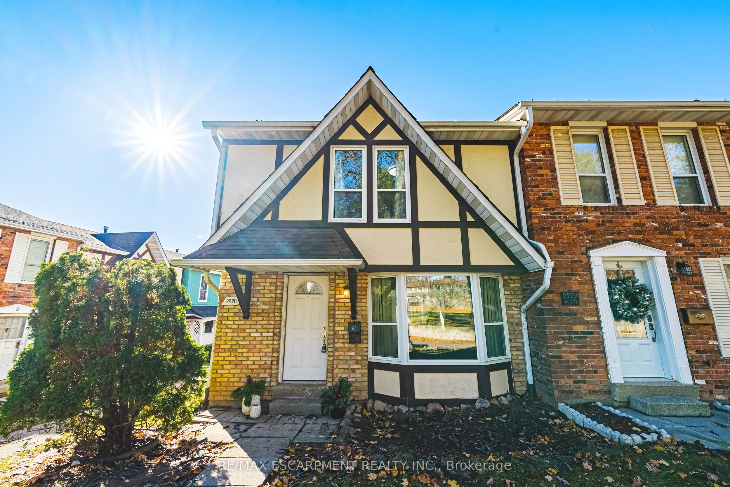 Photo 66 of Unit 4, 2220 Upper Middle Road, Burlington, Brant Hills — HOMEH