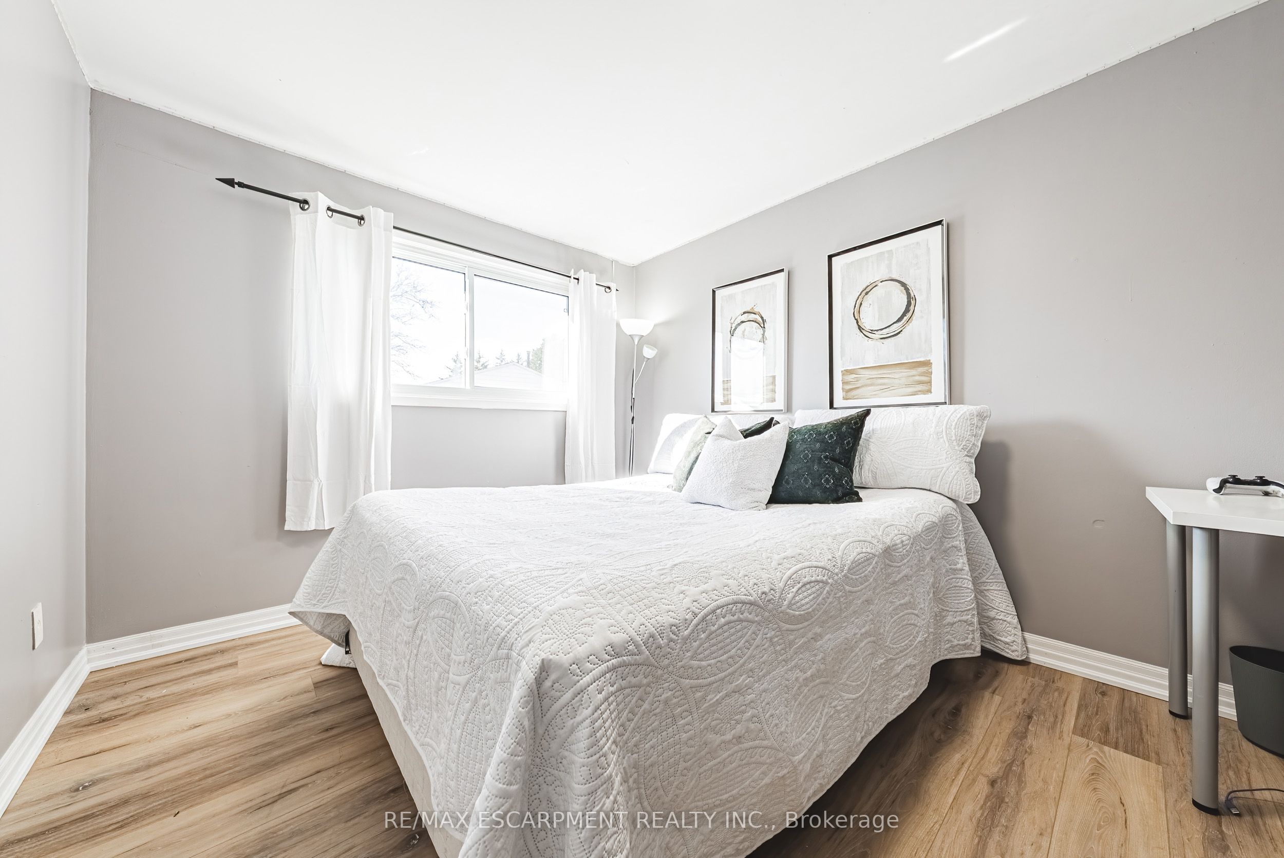 Photo 55 of Unit 4, 2220 Upper Middle Road, Burlington, Brant Hills — HOMEH