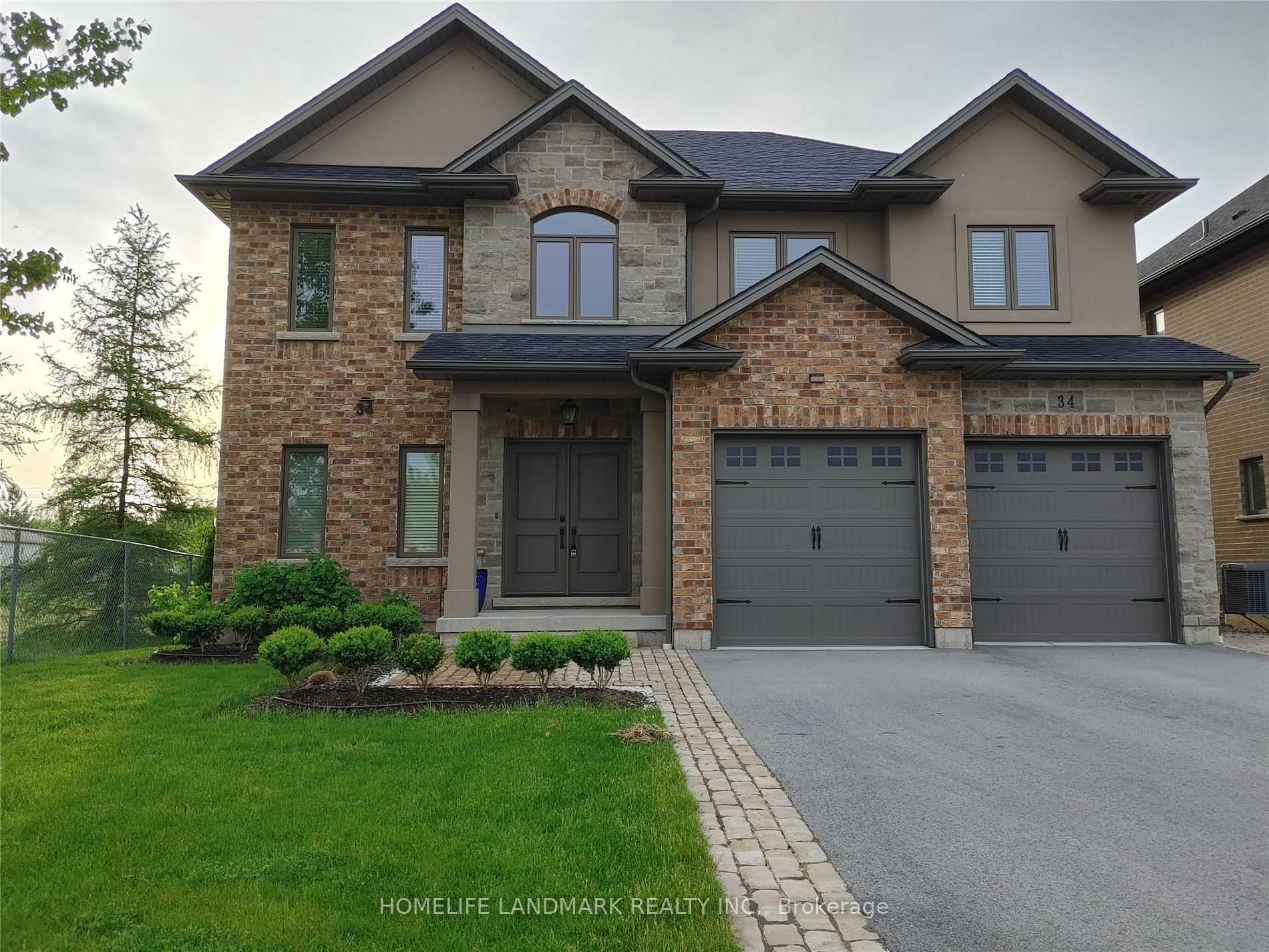 Front of 34 Forest Ridge Court