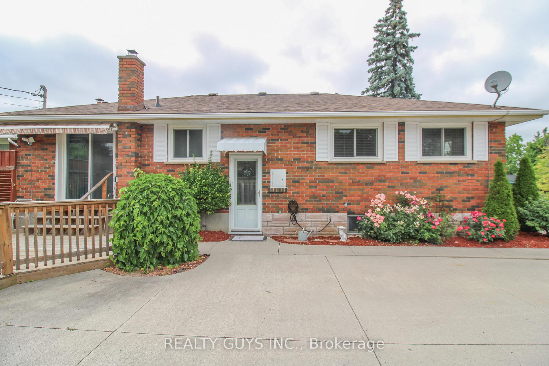 Photo 14 of 1066 Glebemount Crescent, Peterborough, Northcrest Ward 5 — HOMEH