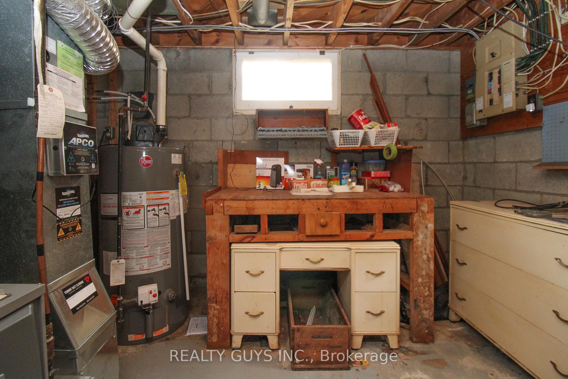Photo 43 of 1066 Glebemount Crescent, Peterborough, Northcrest Ward 5 — HOMEH