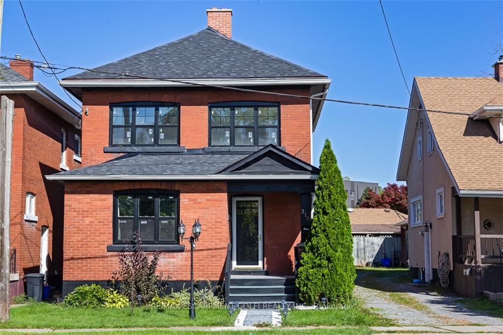 Photo 1 of 210 Maple Avenue, Welland, Broadway — HOMEH