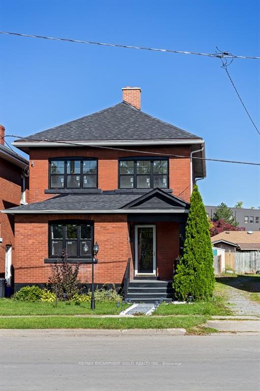 Photo 2 of 210 Maple Avenue, Welland, Broadway — HOMEH