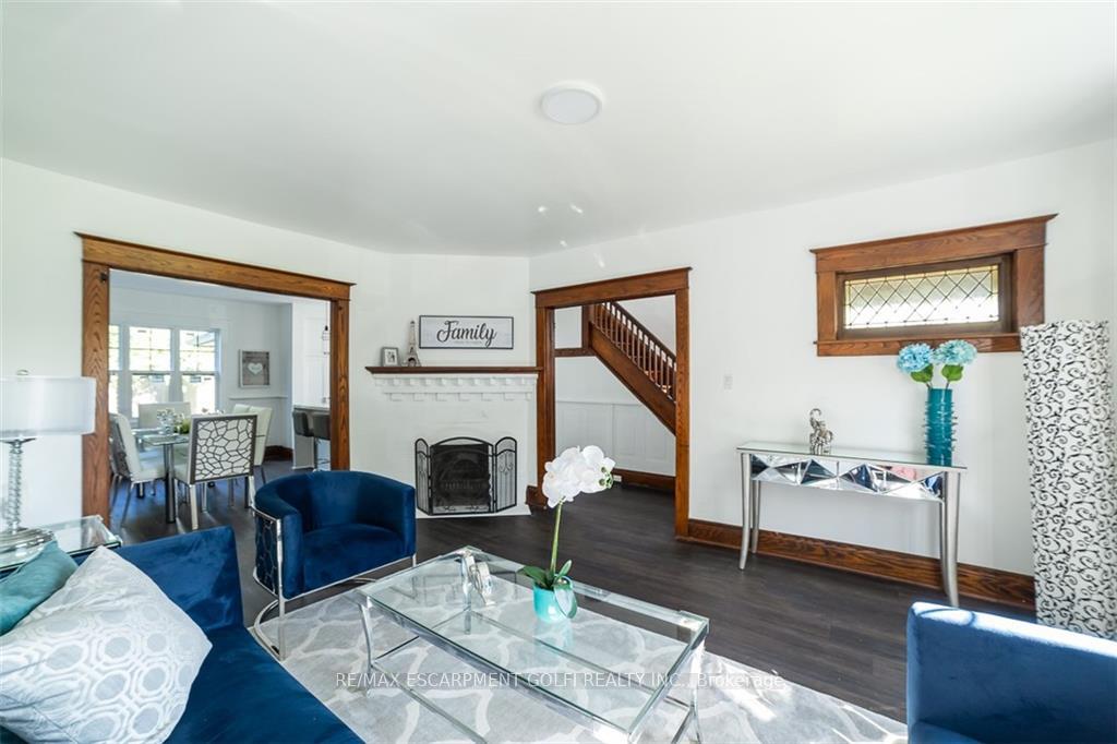 Photo 7 of 210 Maple Avenue, Welland, Broadway — HOMEH