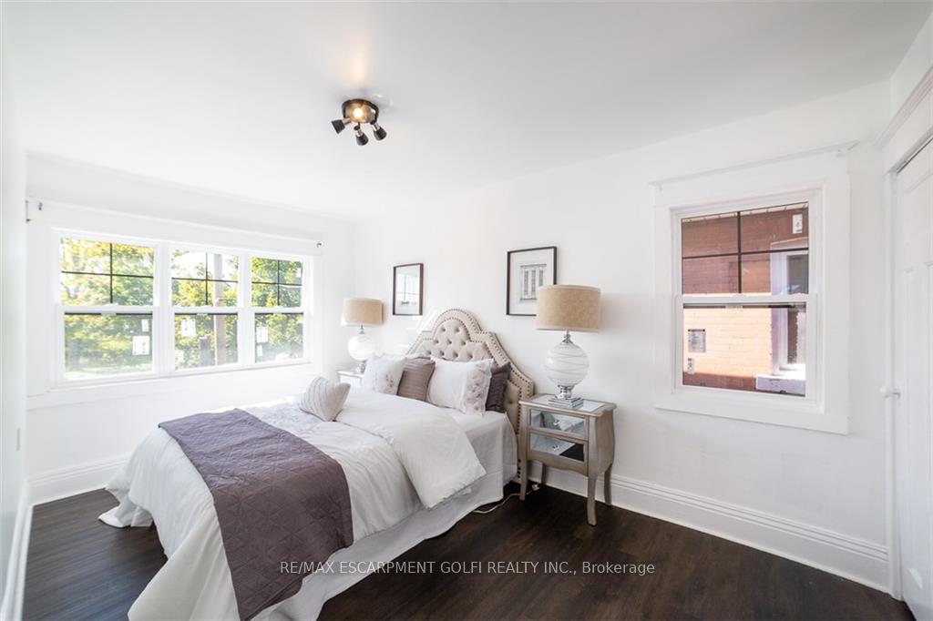 Photo 17 of 210 Maple Avenue, Welland, Broadway — HOMEH