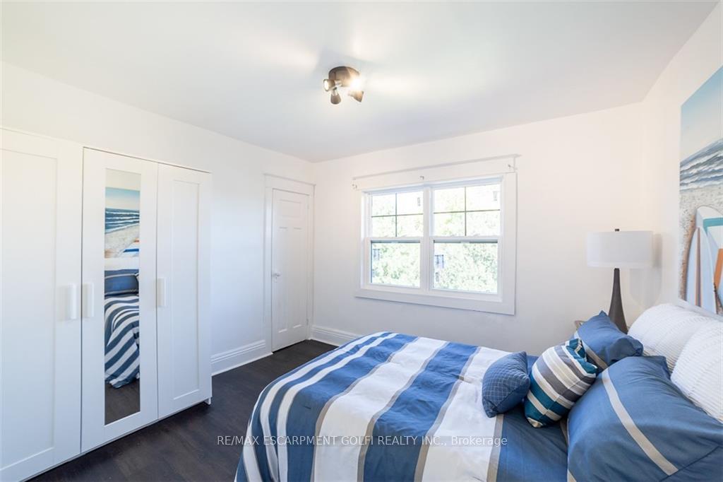 Photo 19 of 210 Maple Avenue, Welland, Broadway — HOMEH