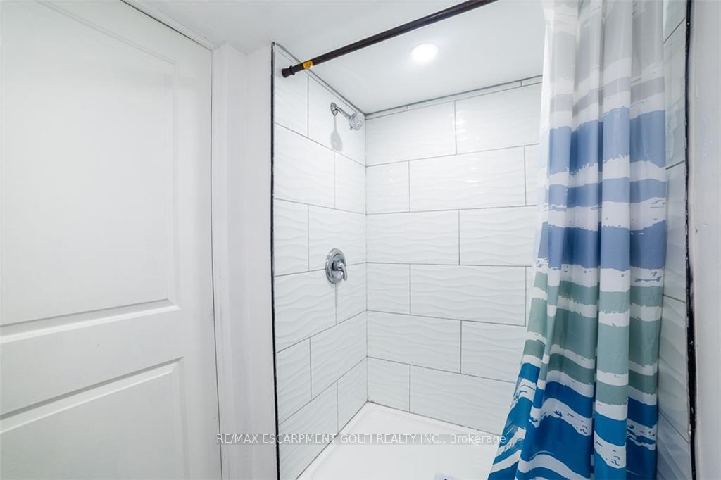 Photo 22 of 210 Maple Avenue, Welland, Broadway — HOMEH